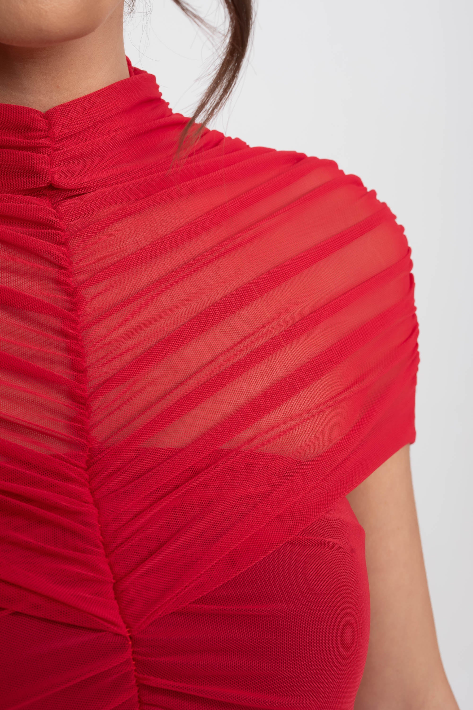 Robe maxi froncée à épaules dénudées avec découpe à la taille - Crimson