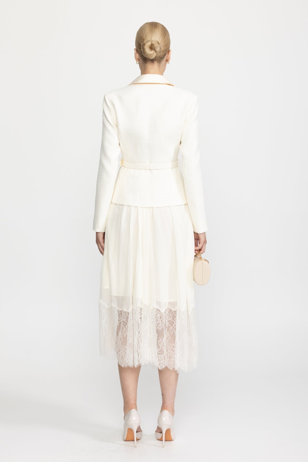 Robe veste en tweed à col satin et jupe plissée en dentelle - Ivoire