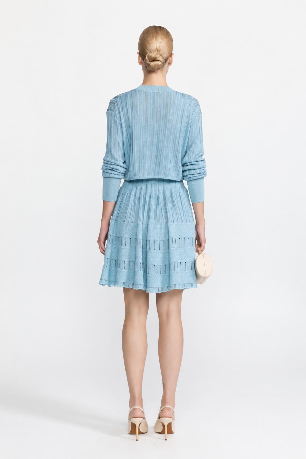 Ensemble cardigan cropped en maille pointelle côtelée et robe patineuse - bleu clair