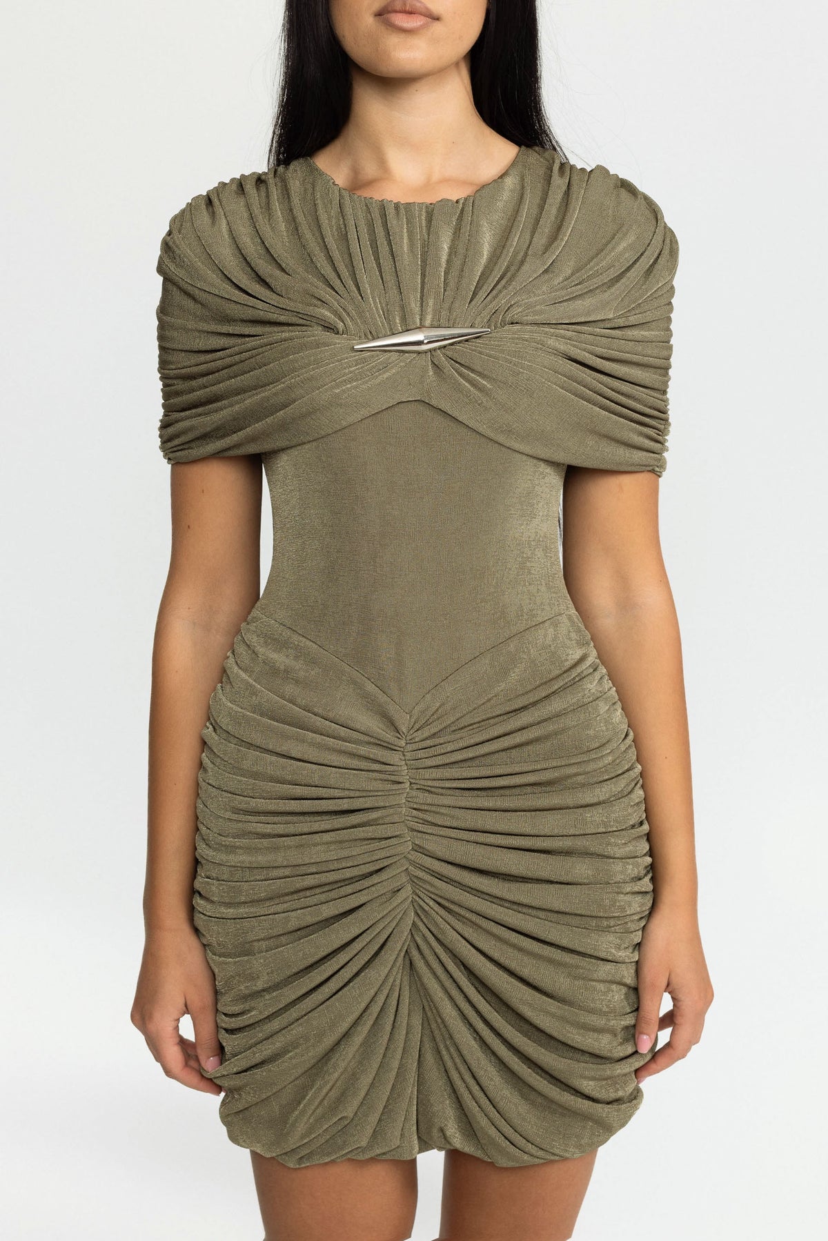 Mini-robe drapée à cape et ruchés - Olive