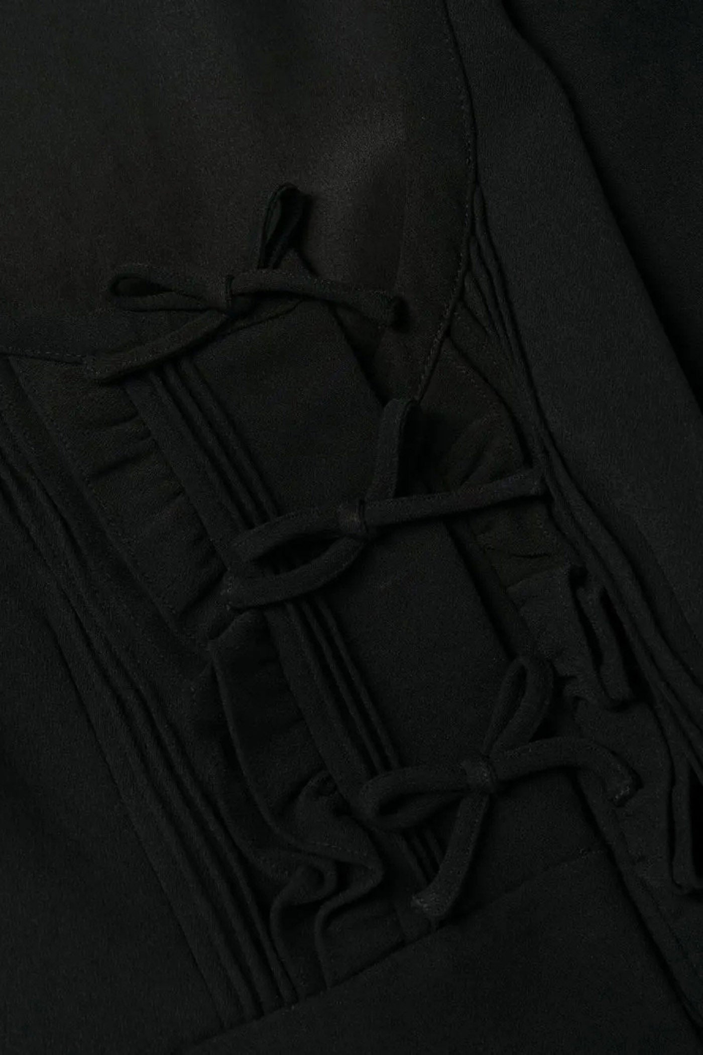 Robe à manches longues avec corsage ajusté et jupe maxi plissée - Noir