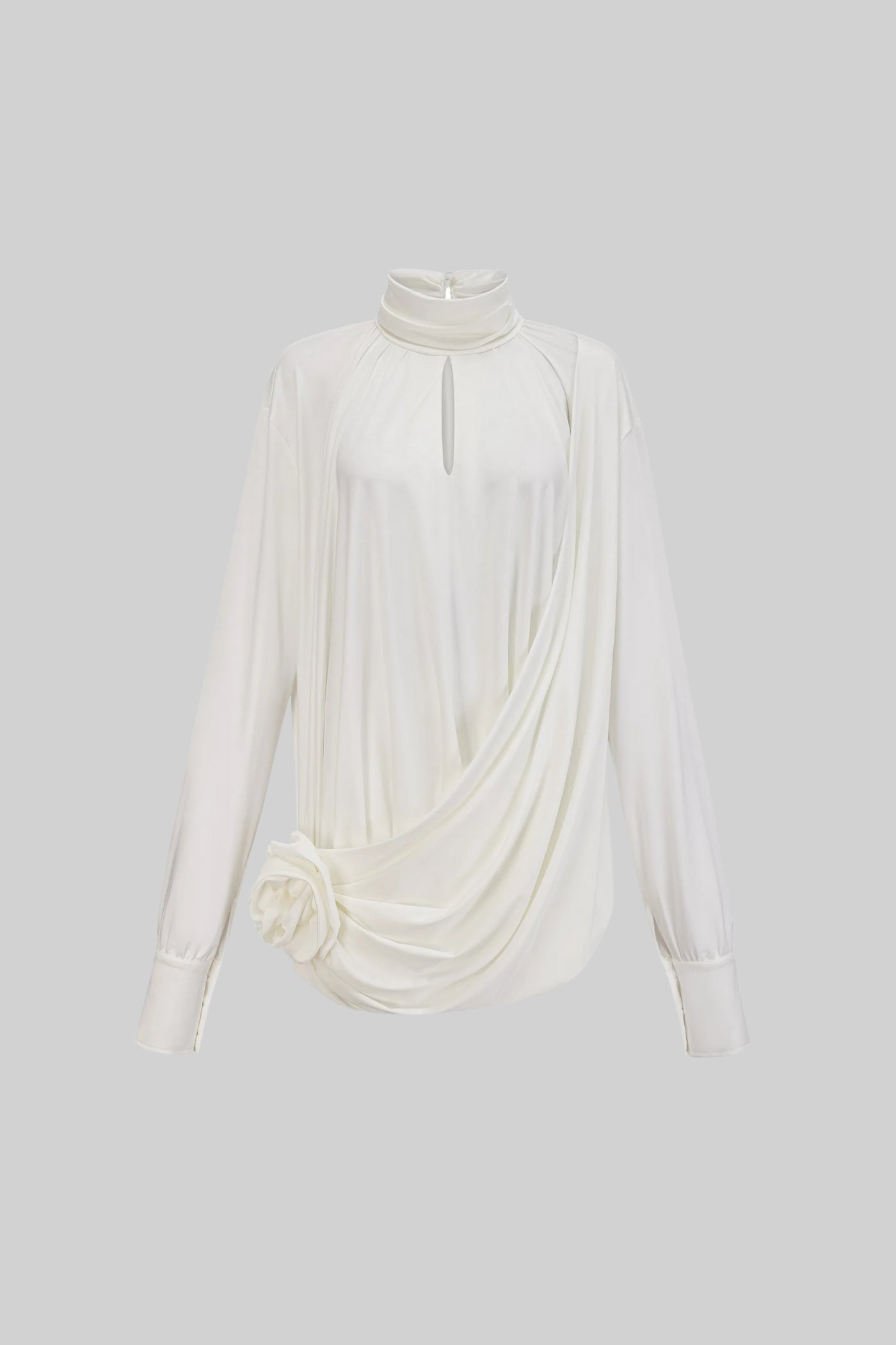 Robe élégante à col montant avec détails drapés et ornement floral latéral - Ivoire