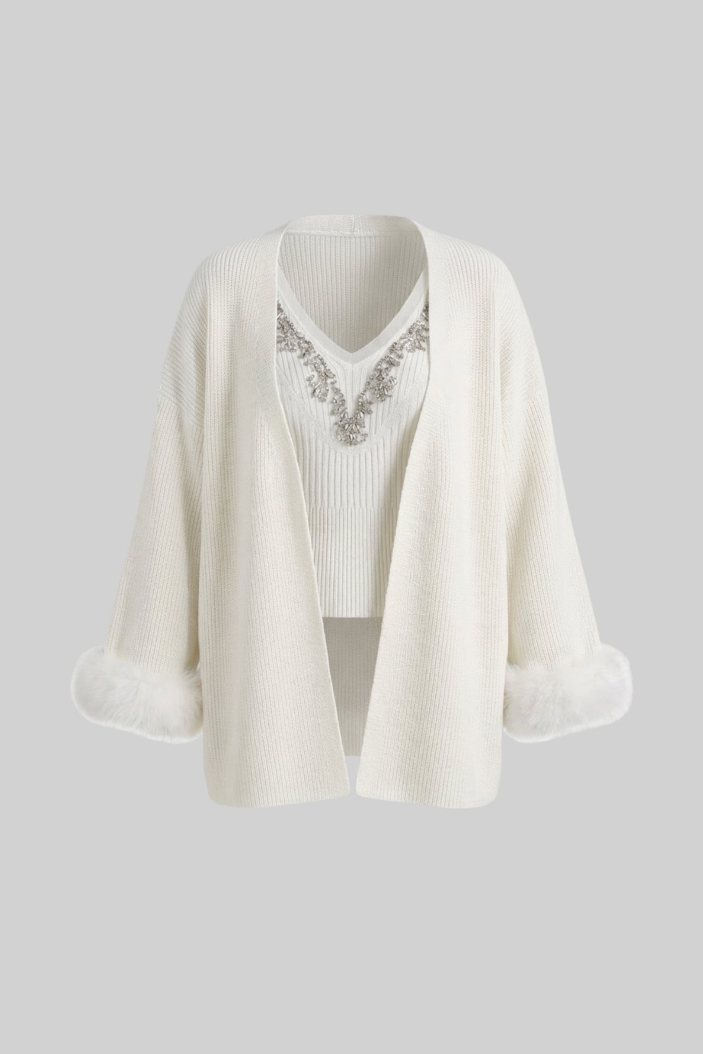 Ensemble en maille deux pièces avec ornements en cristal et poignets bordés - Blanc