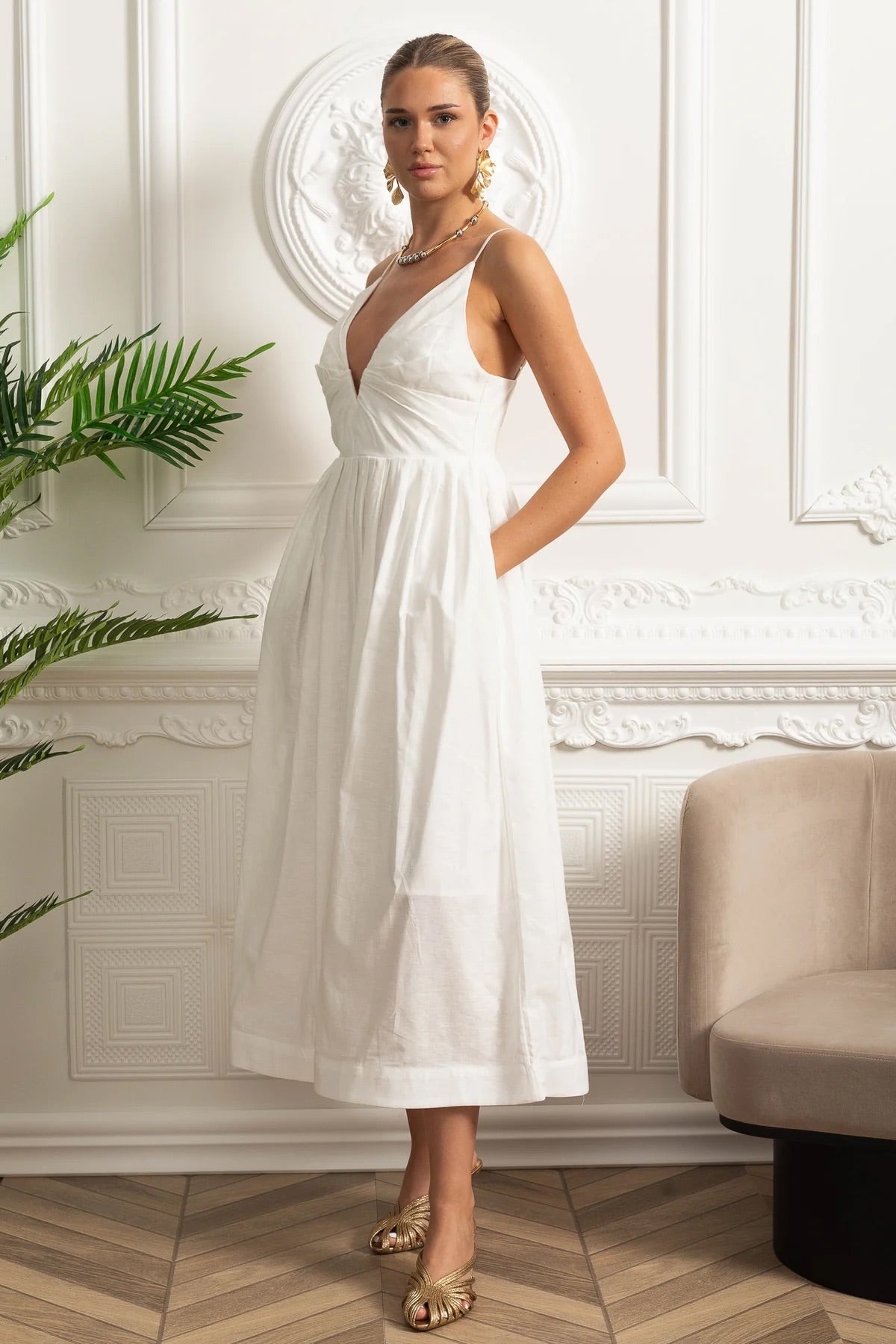 Robe midi à bretelles avec corsage froncé, dos smocké et jupe plissée - Blanc