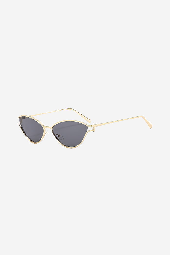 Cat-Eye Sunglasses With Gold Metal Frame – Black