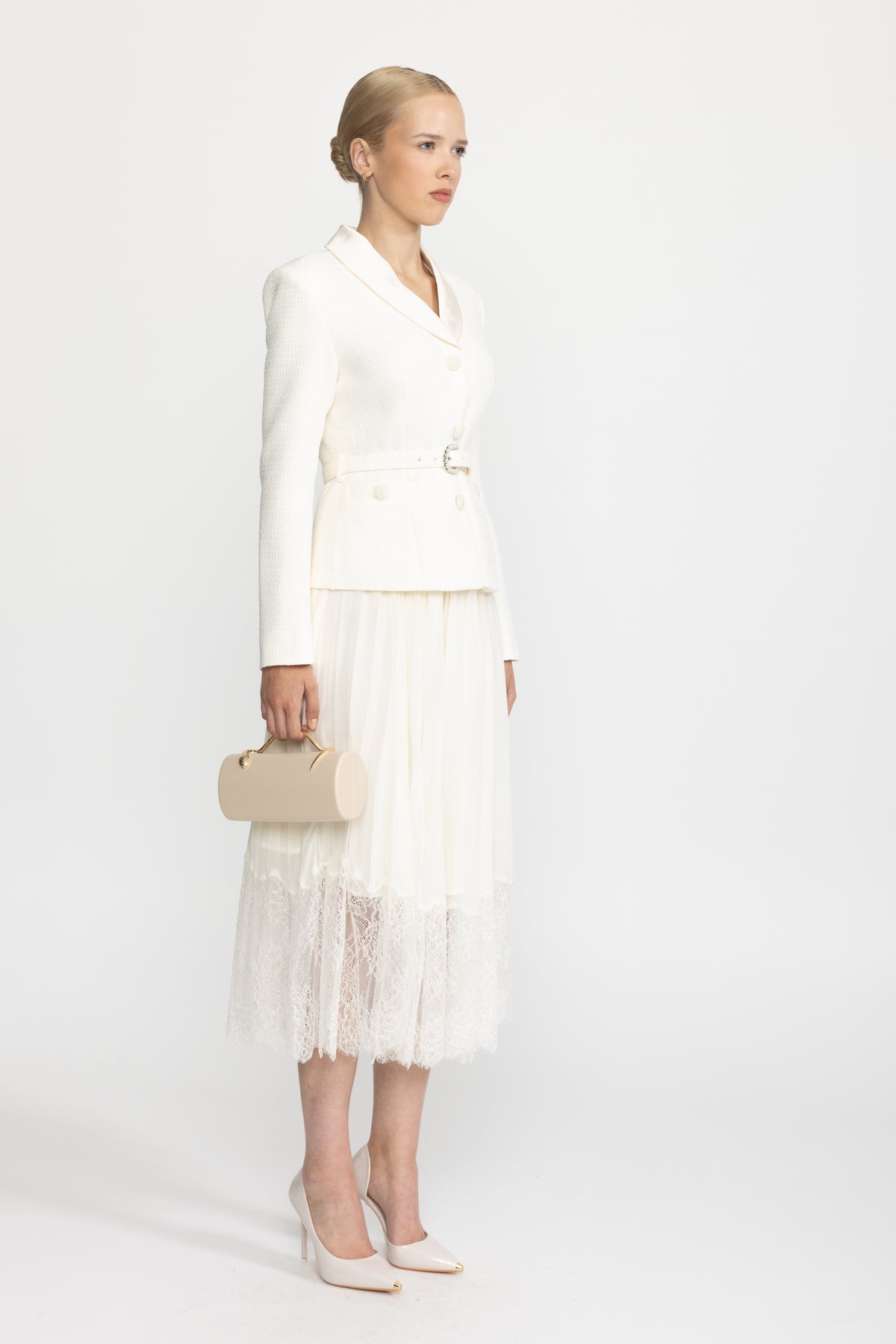 Robe veste en tweed à col satin et jupe plissée en dentelle - Ivoire