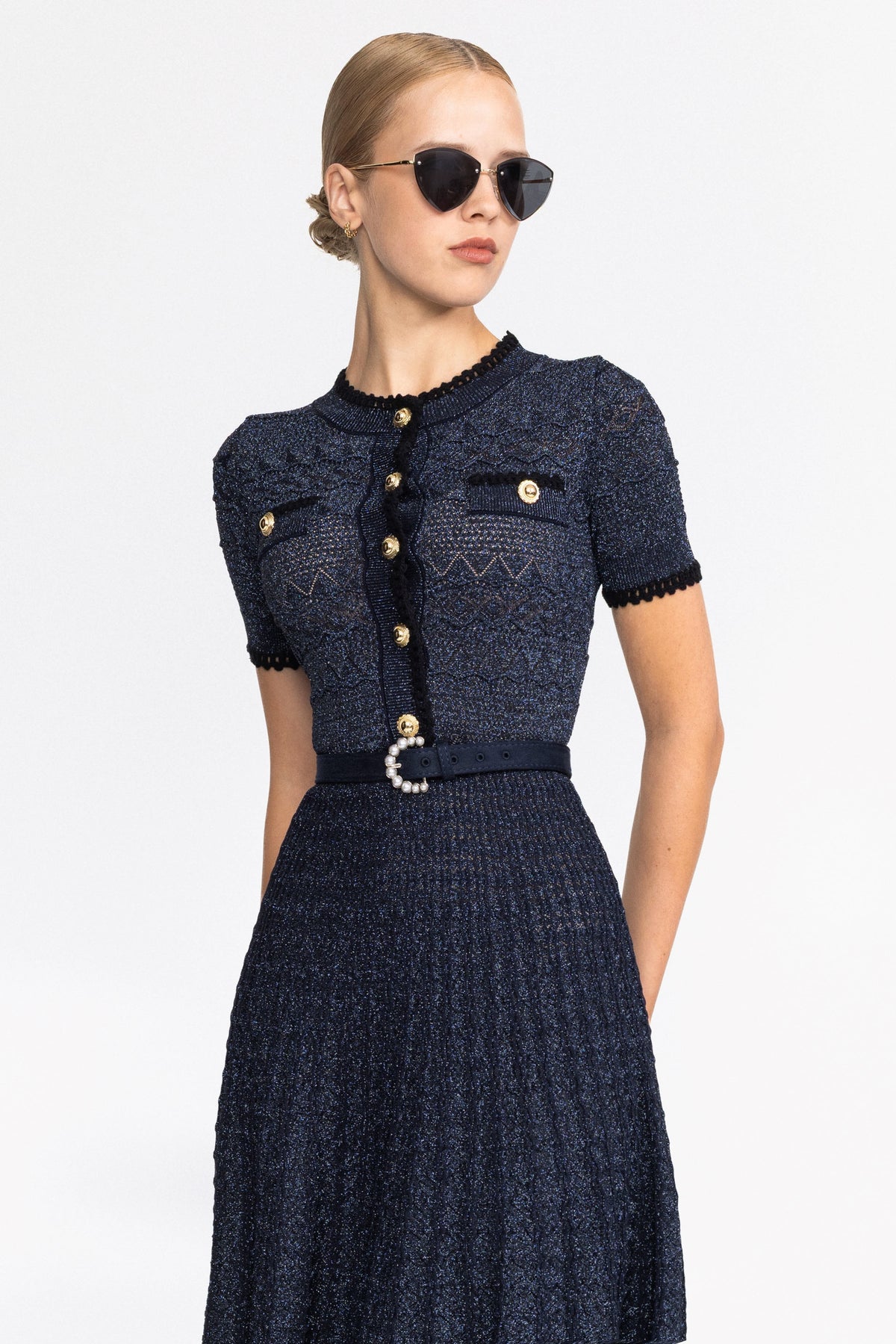 Robe midi ceinturée en maille pointelle métallisée - bleu marine
