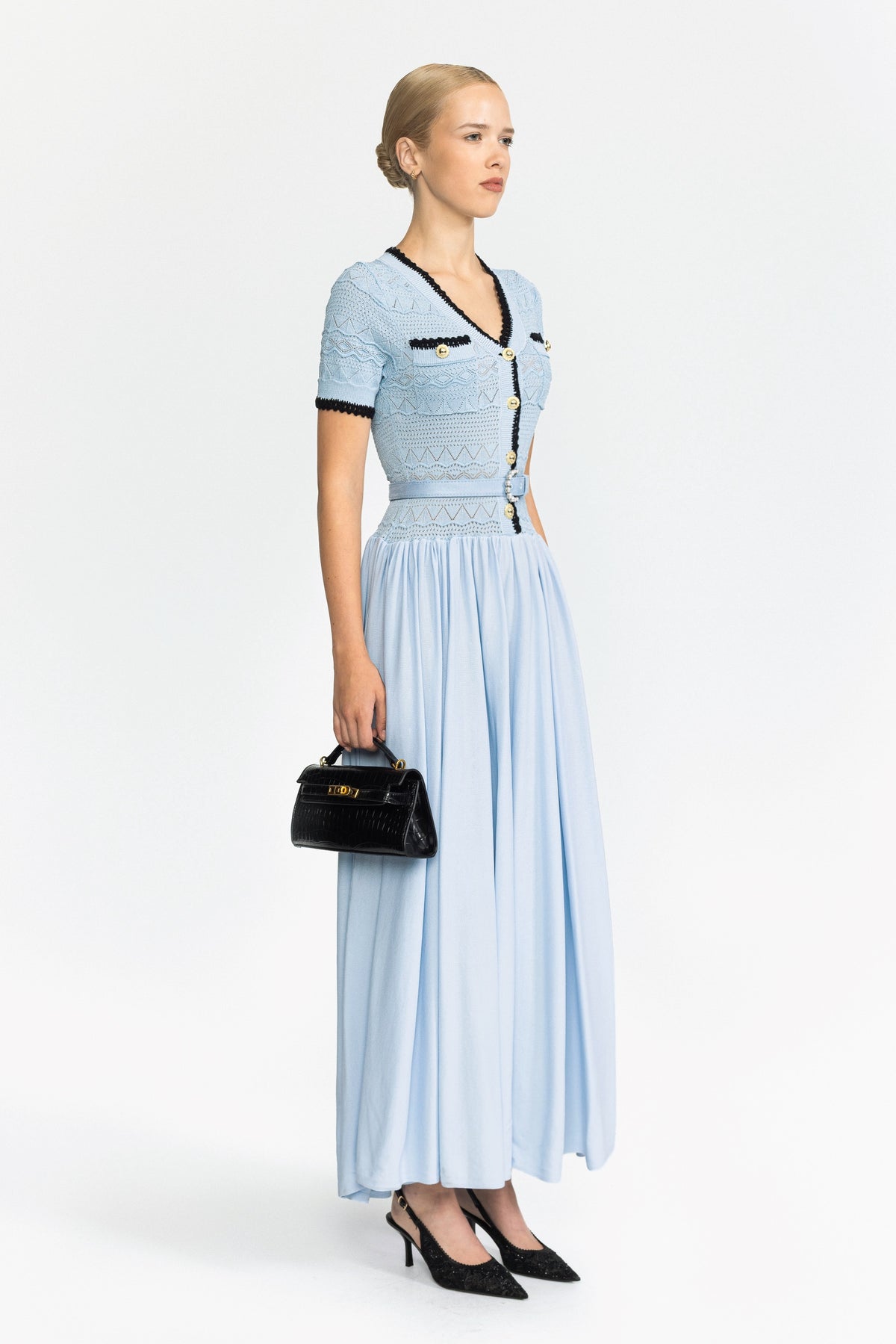 Robe longue ceinturée à corsage en maille pointelle - bleu clair