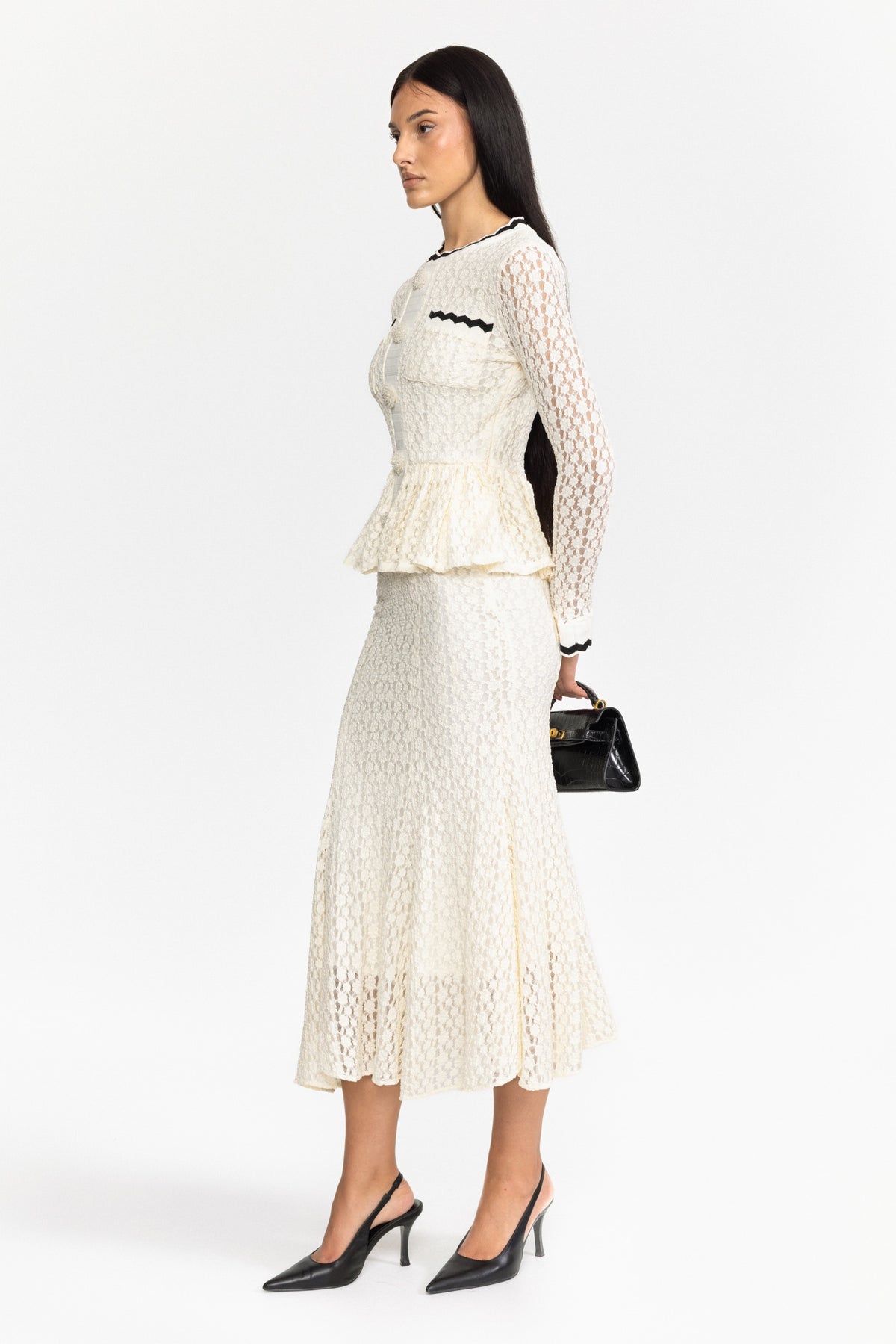 Robe midi en maille crochet à basque avec finitions croquet - blanc cassé
