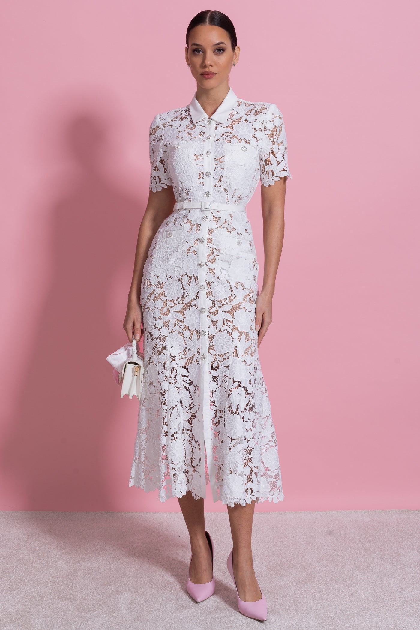 Robe midi à manches courtes en dentelle avec col chemise et taille ceinturée - Blanc