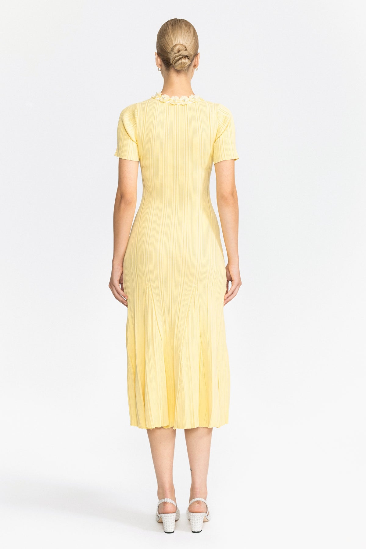 Robe midi en maille côtelée à fleurs appliquées - jaune