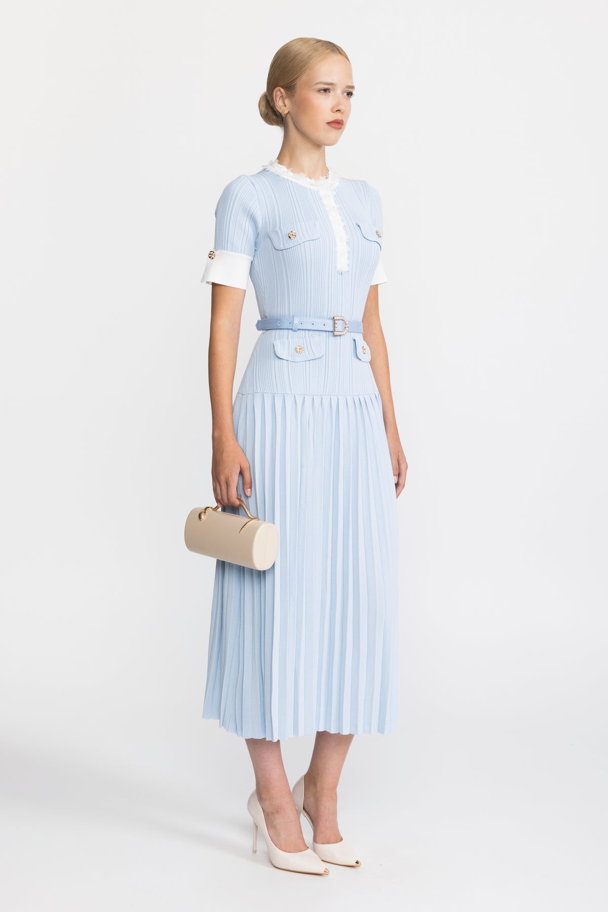 Robe midi en maille plissée à finitions volantées - bleu clair
