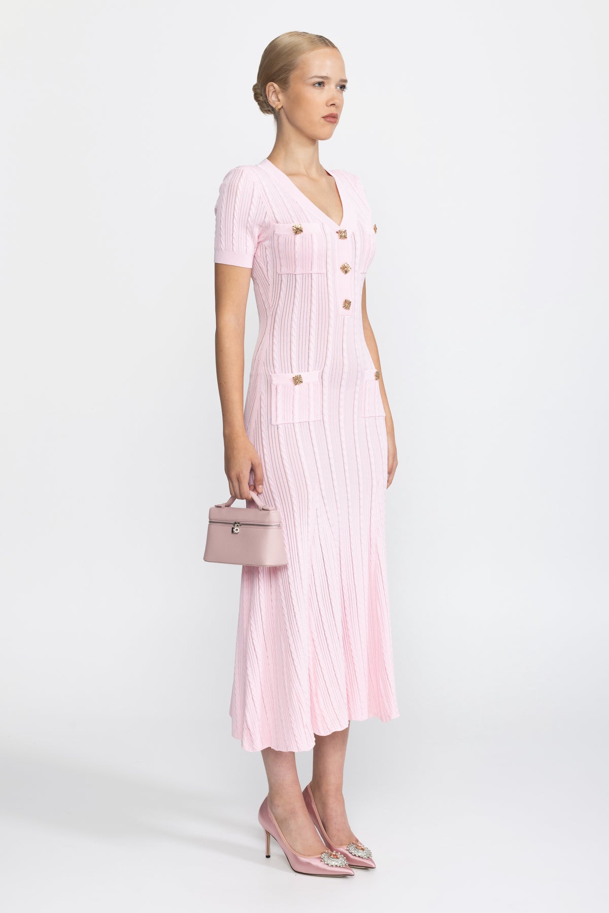 Robe midi en maille torsadée à boutons bijoux - rose