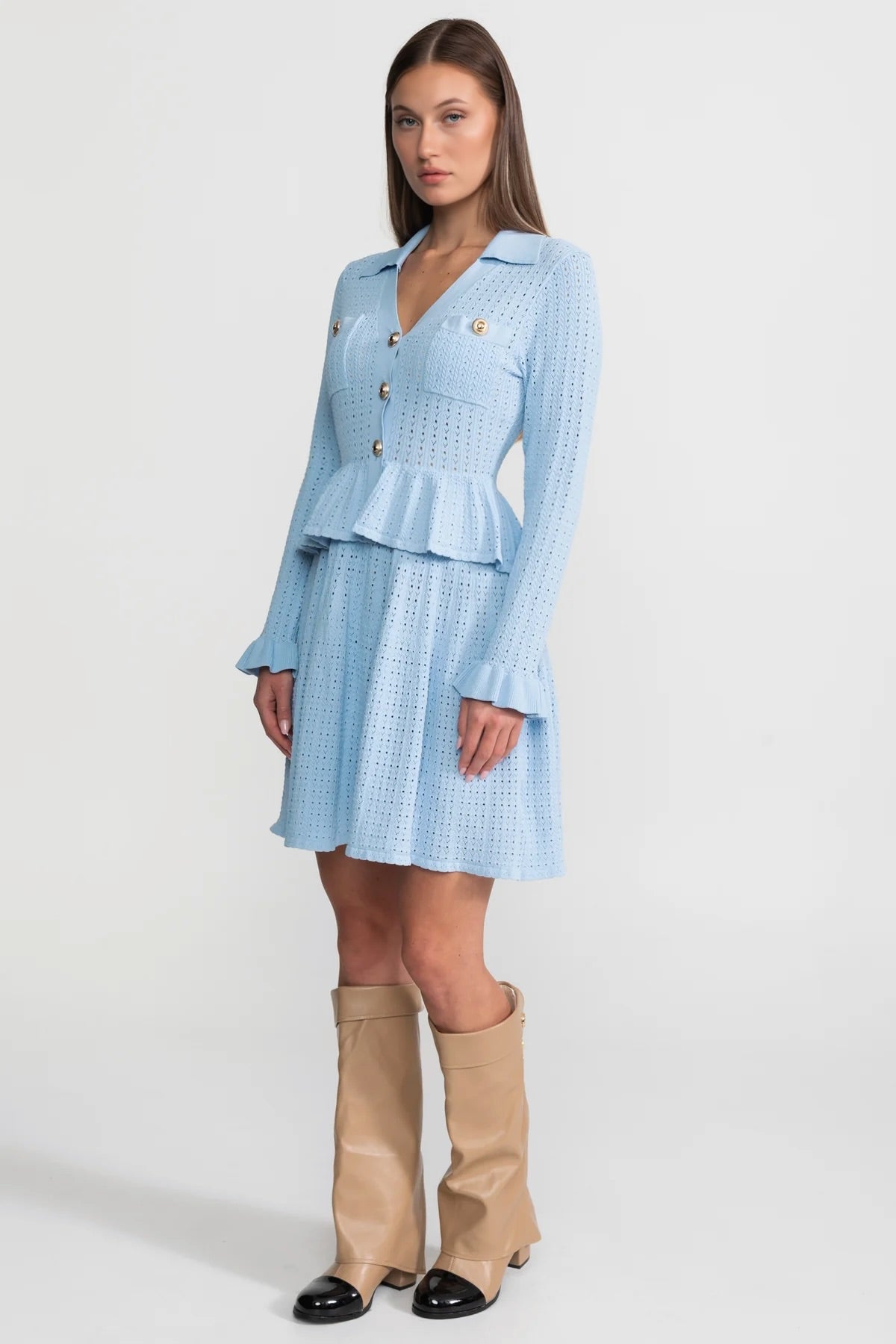 Robe Mini en Maille avec Taille Peplum et Détail Boutons Dorés - Light Blue