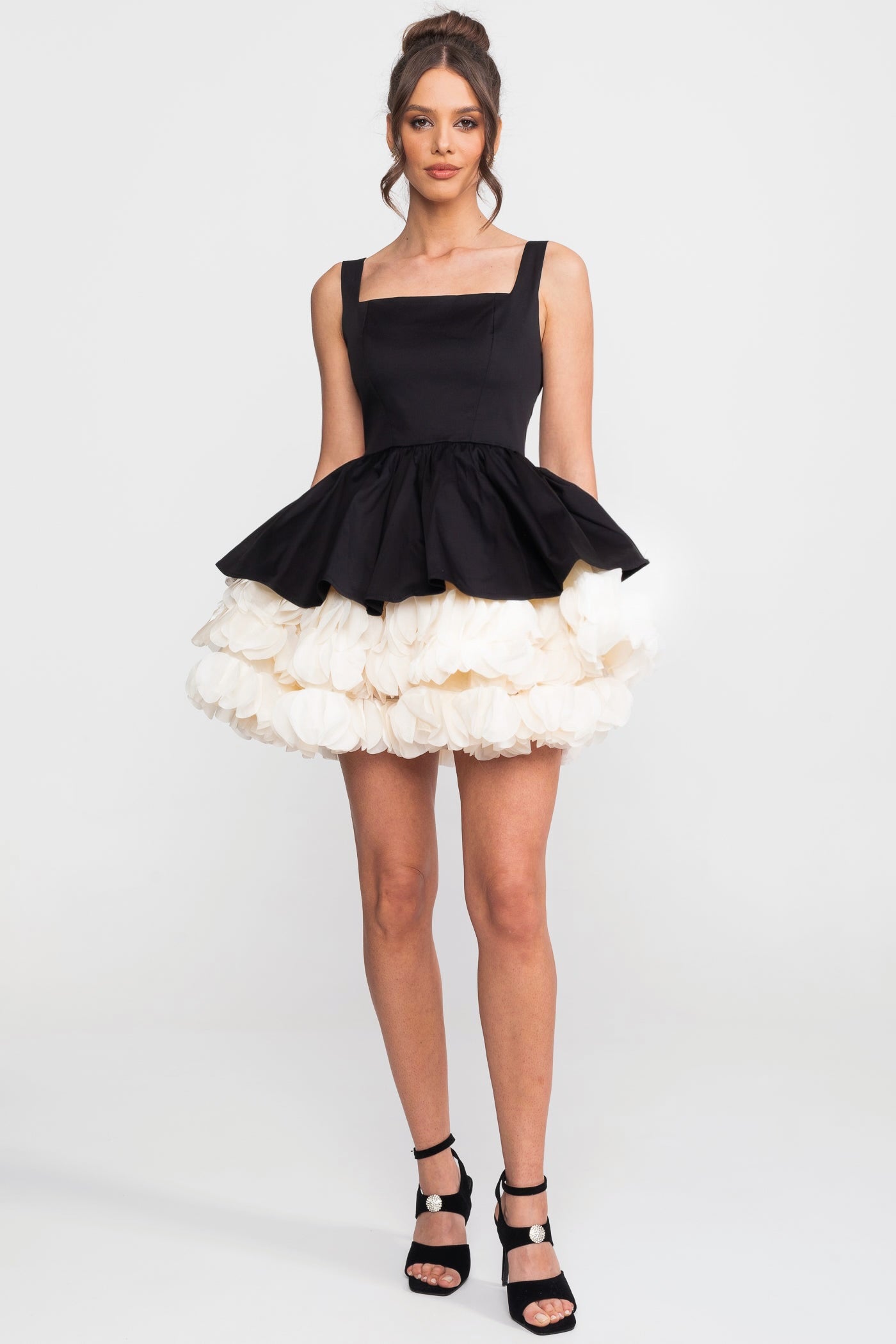 Robe courte bustier avec encolure carrée et sous-jupe volantée - Noir