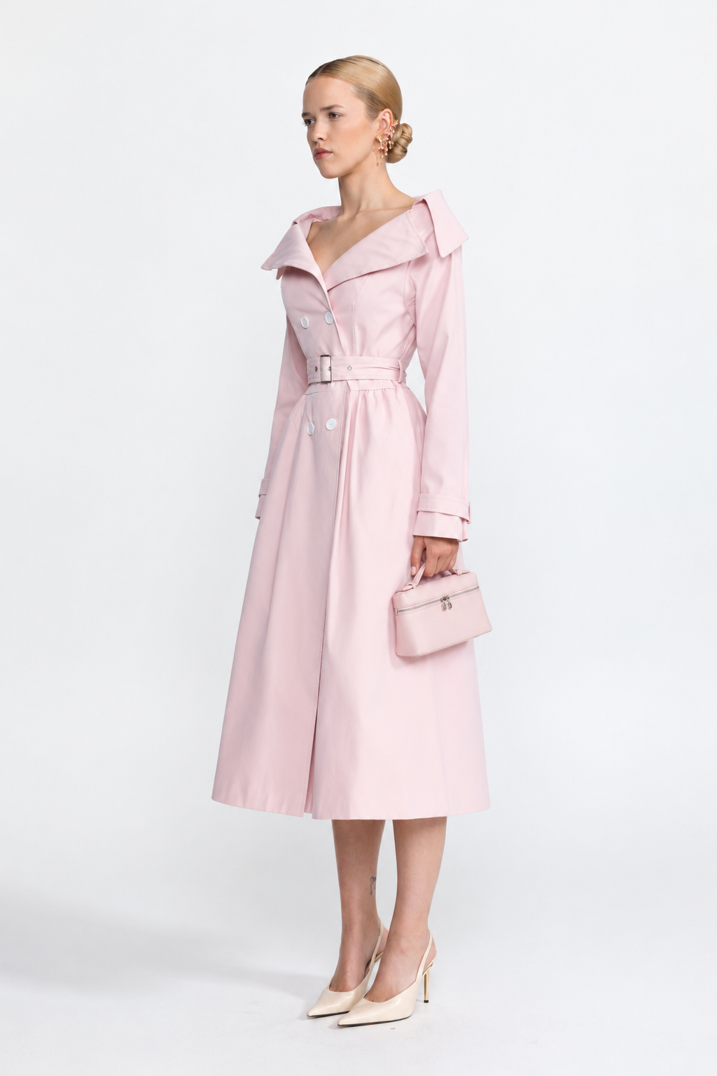 Robe trench ceinturée à col épaules dénudées - rose