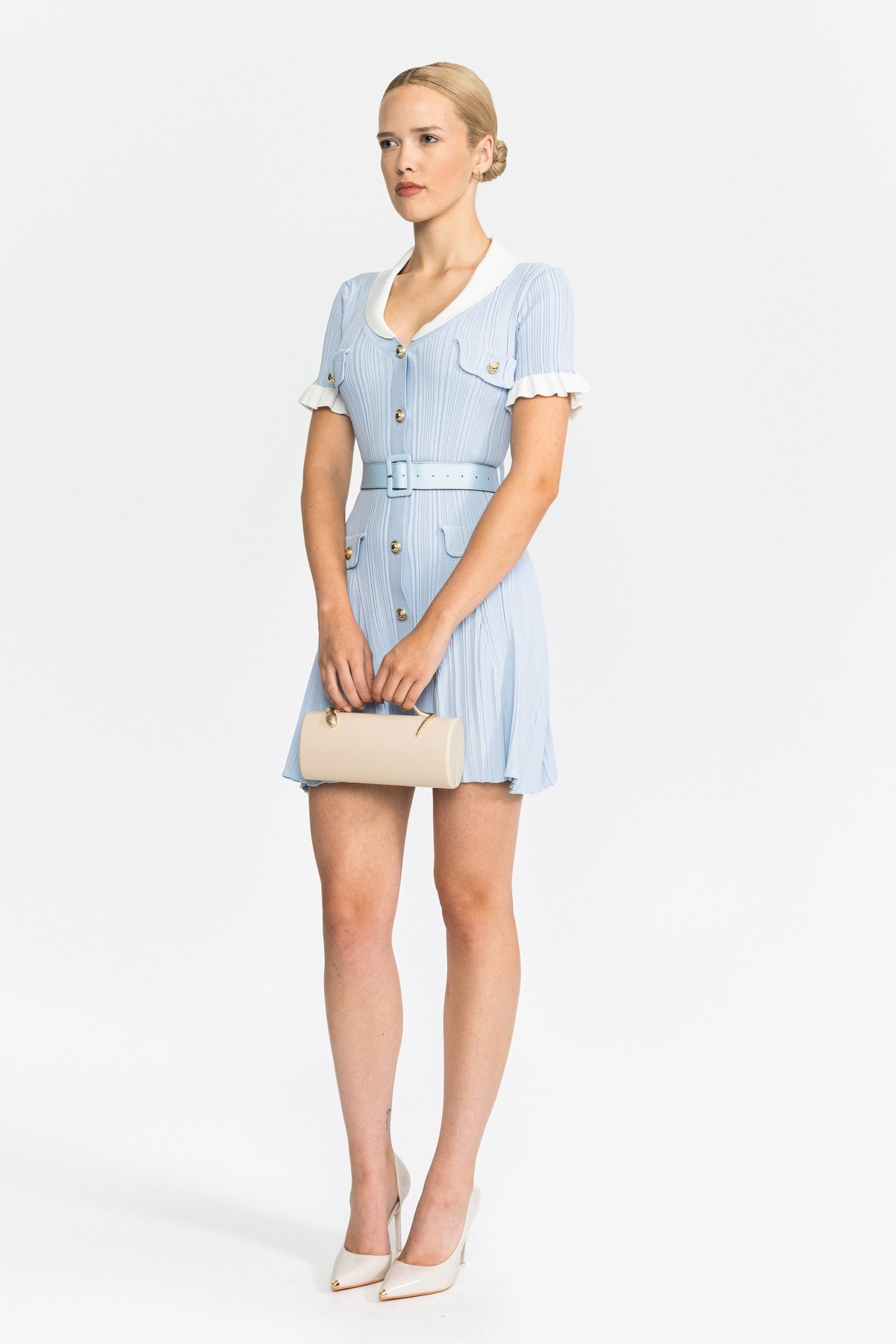 Robe mini en maille côtelée à col contrastant et ceinture - bleu clair