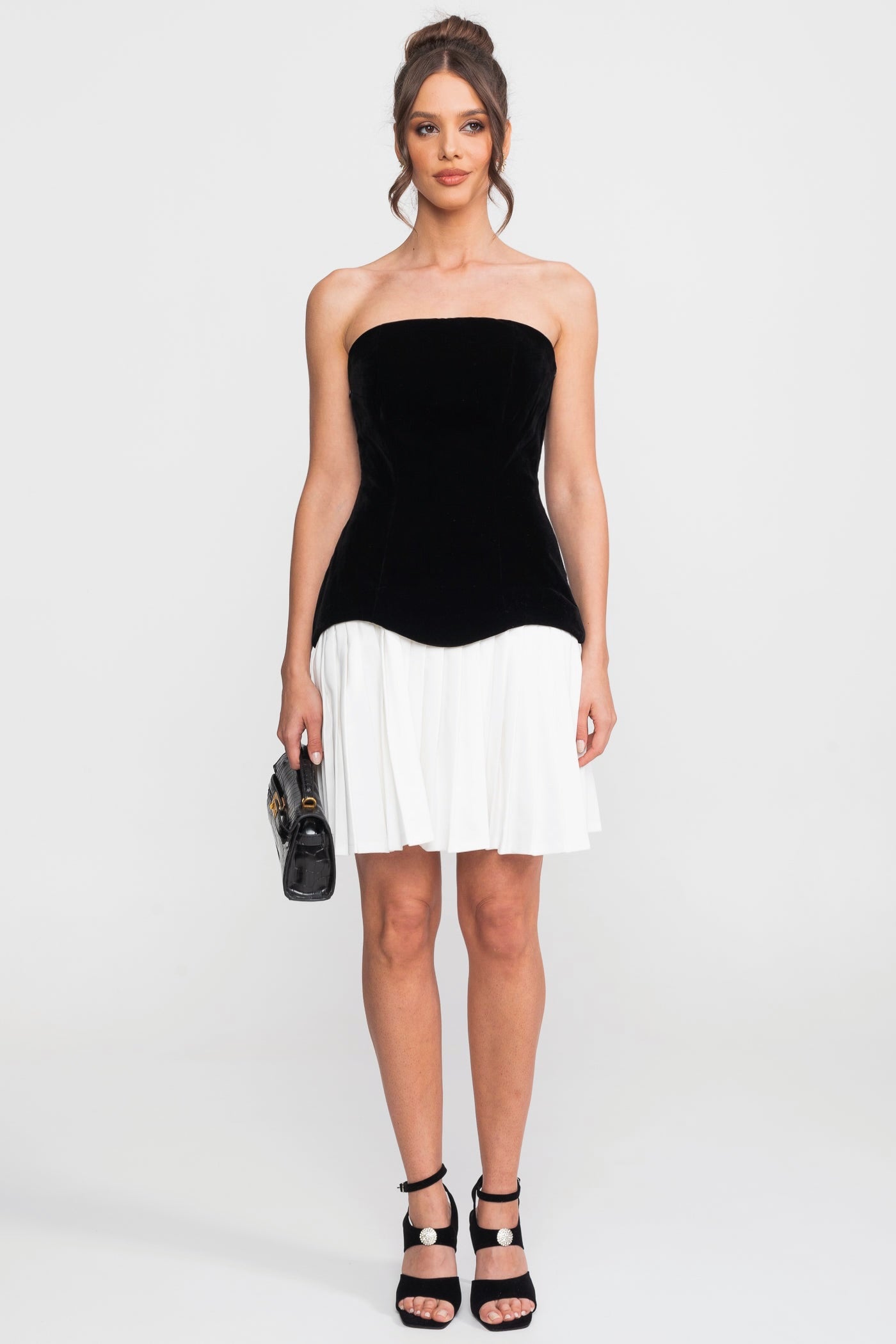 Robe mini en velours bustier avec jupe plissée contrastante - Noir