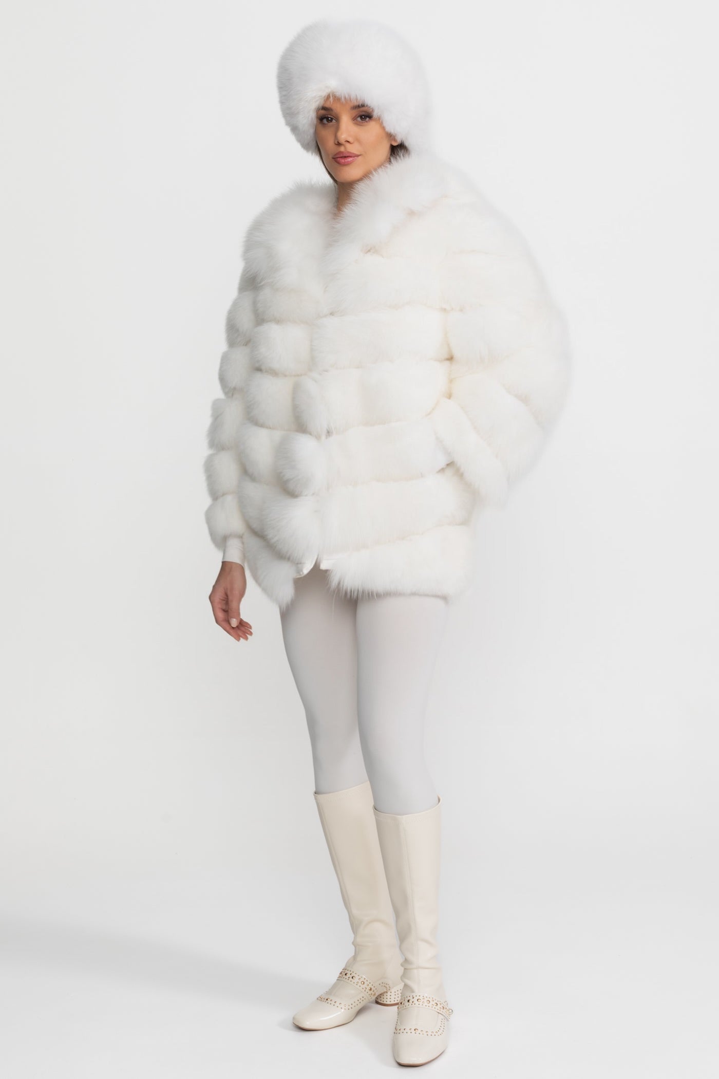 Veste en fourrure de renard à volants avec col châle oversize – Blanc