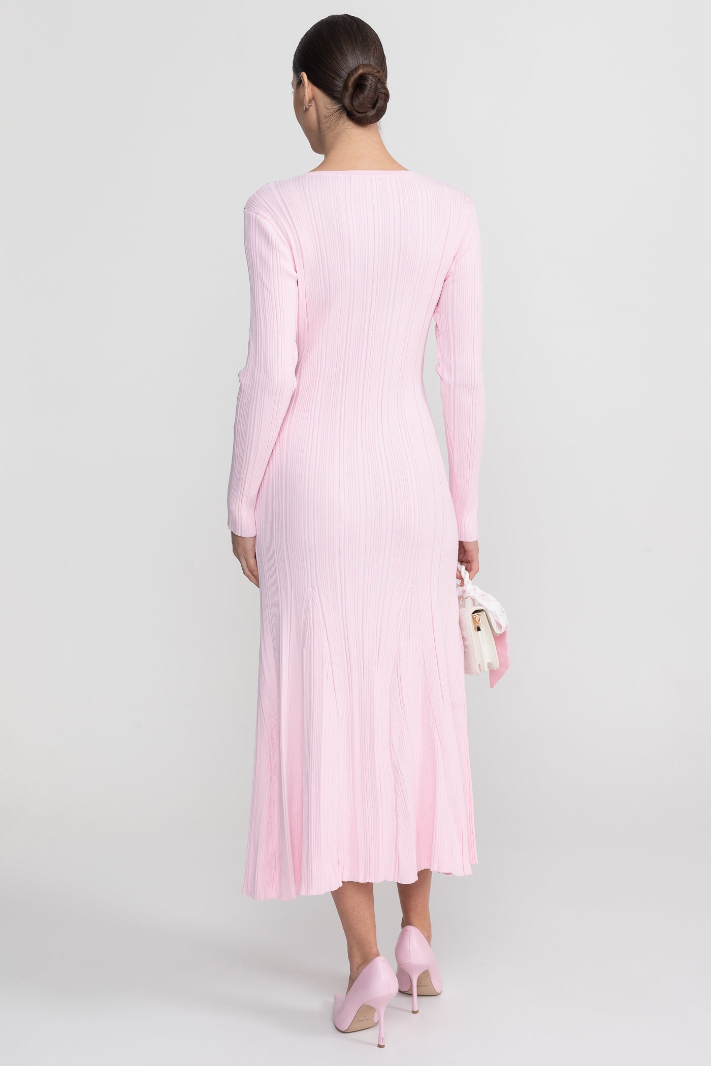 Robe midi à manches longues côtelées avec décolleté en V orné de dentelle - Baby Pink
