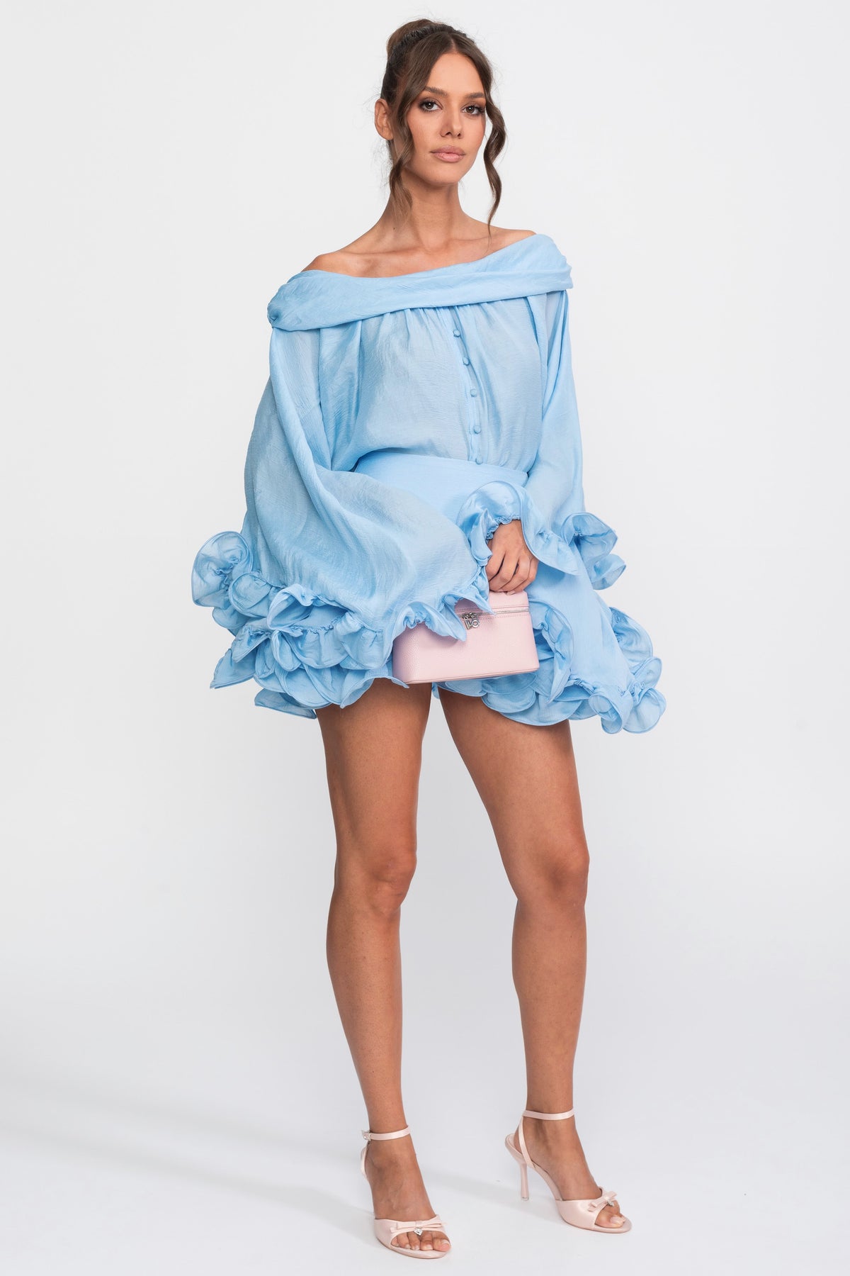 Mini-robe à épaules dénudées avec ourlet à volants et manches longues - Light Blue