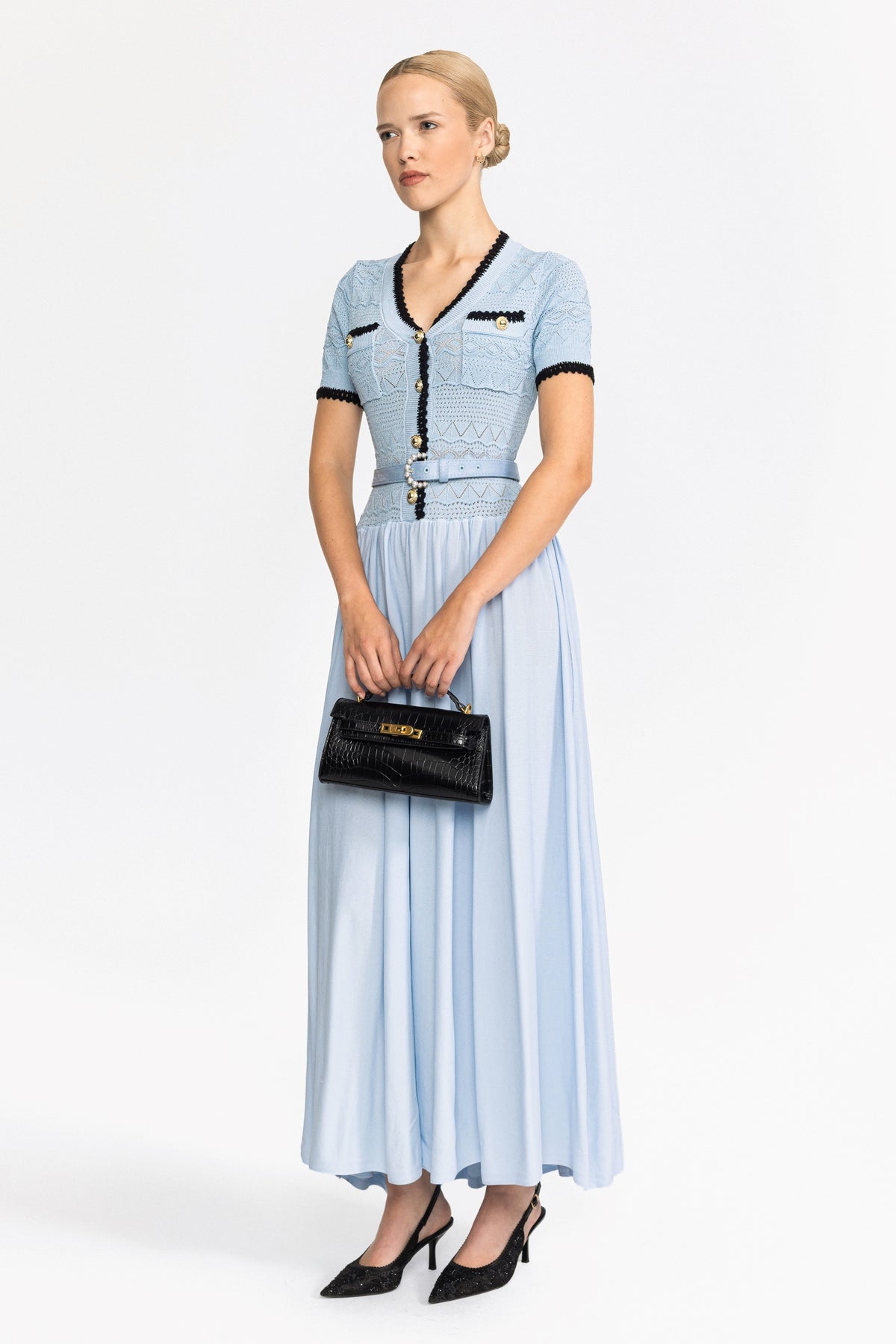 Robe longue ceinturée à corsage en maille pointelle - bleu clair