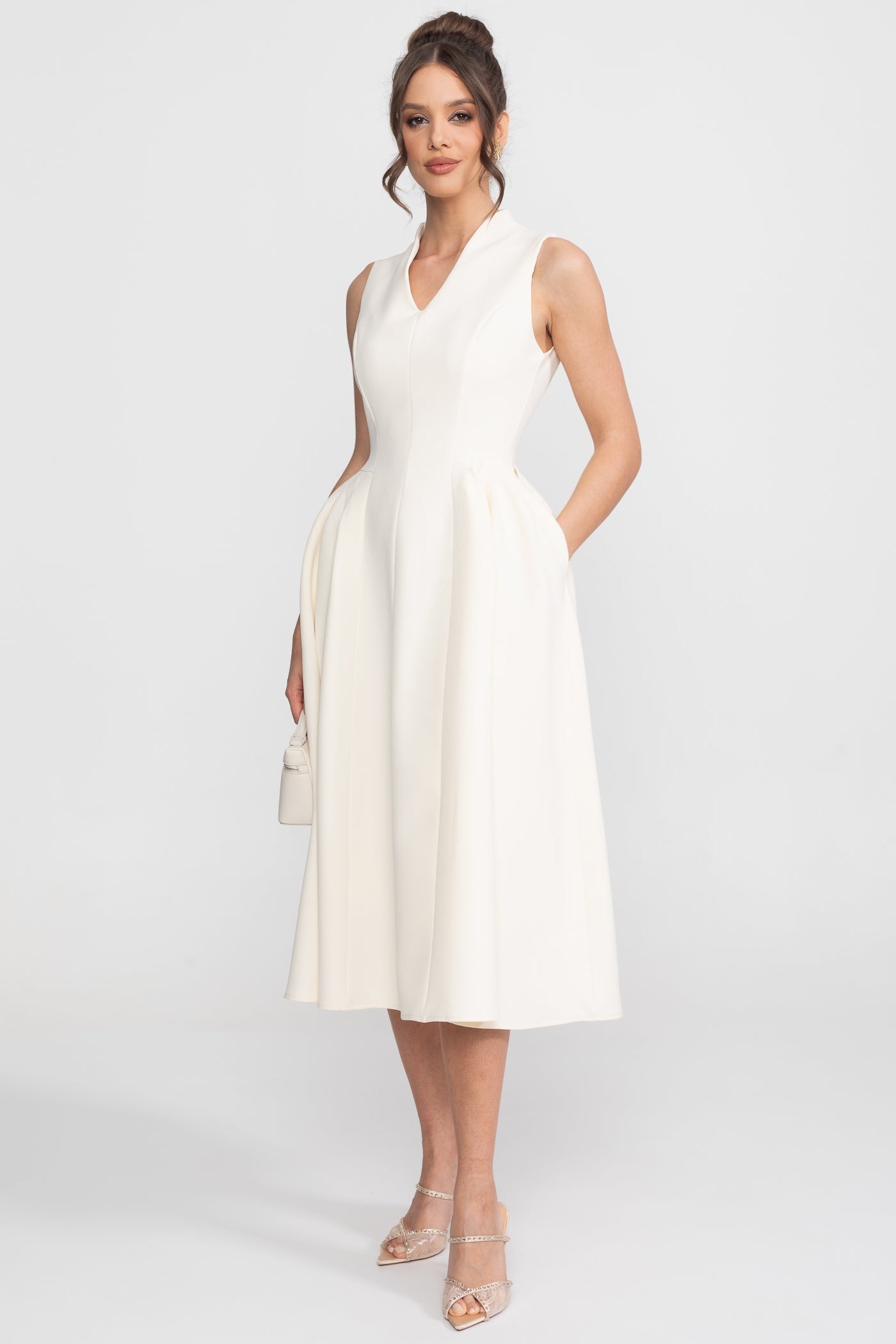 Robe midi trapèze à épaules cape structurées - Crème