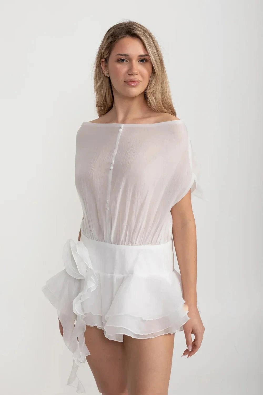 Robe mini élégante avec ourlet à basque et ornement de rosette à la taille - Blanc