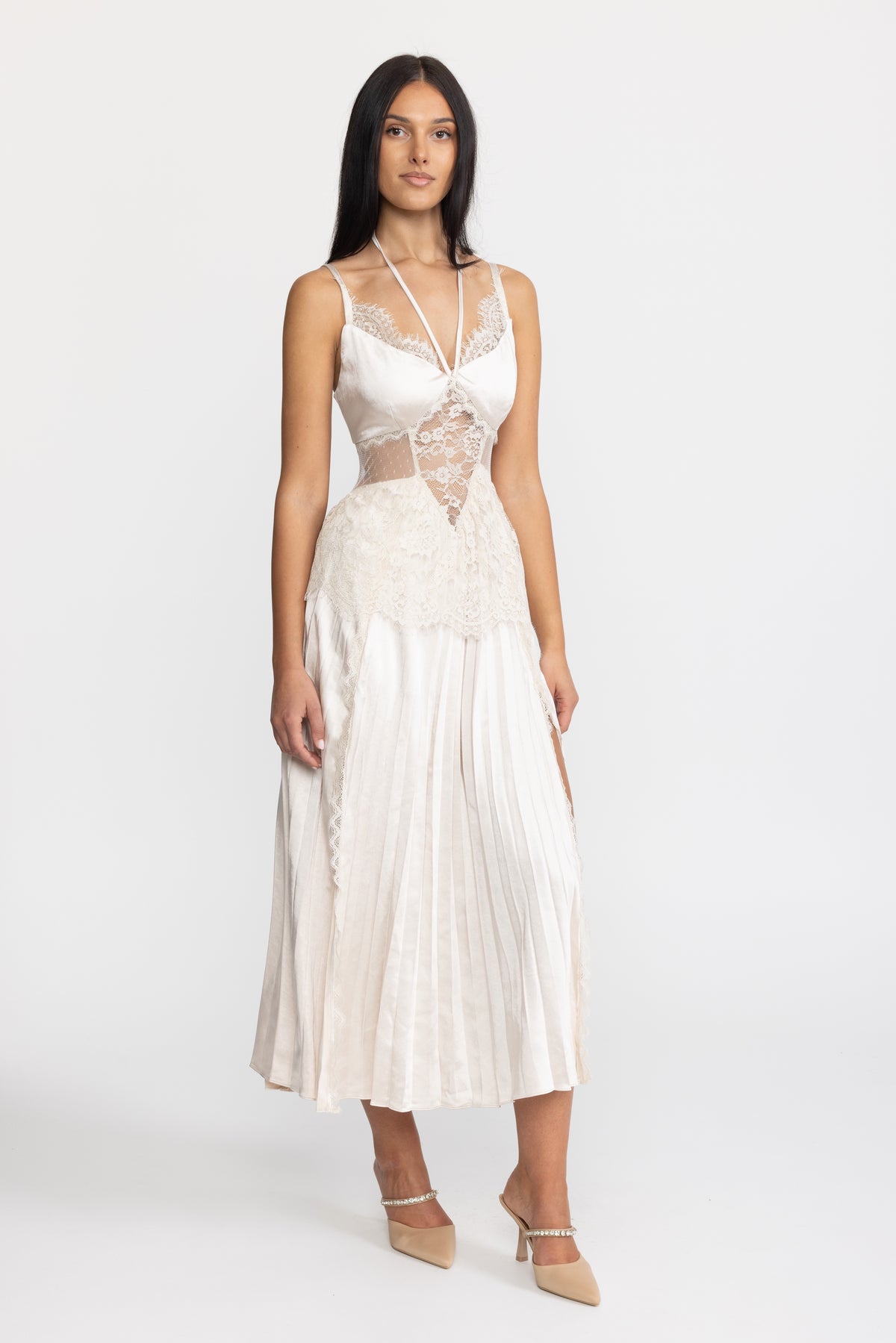 Robe midi plissée en satin à col halter et empiècement en dentelle - Ivoire