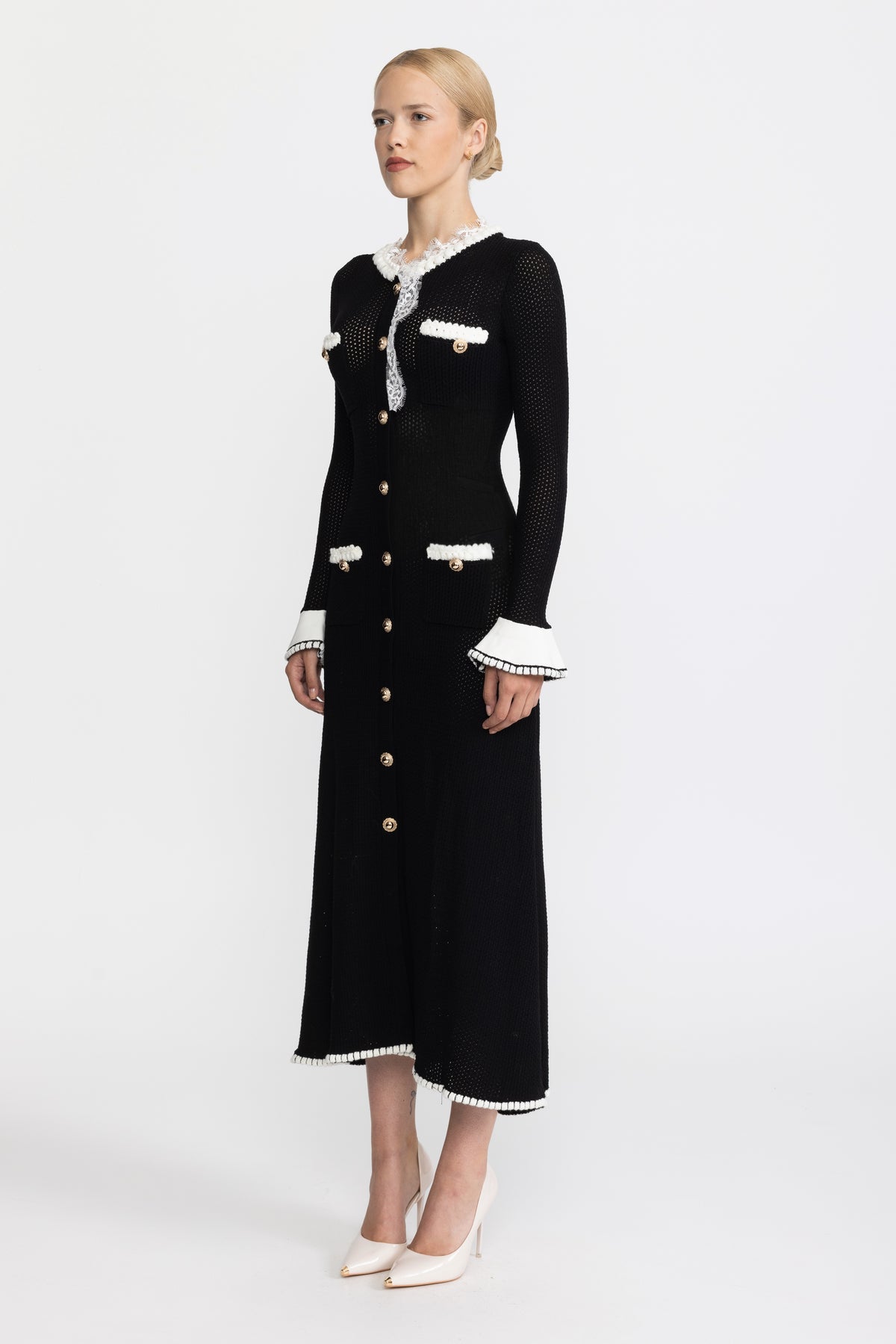 Robe midi en maille pointelle à boutons sur le devant et finitions en dentelle - Noir