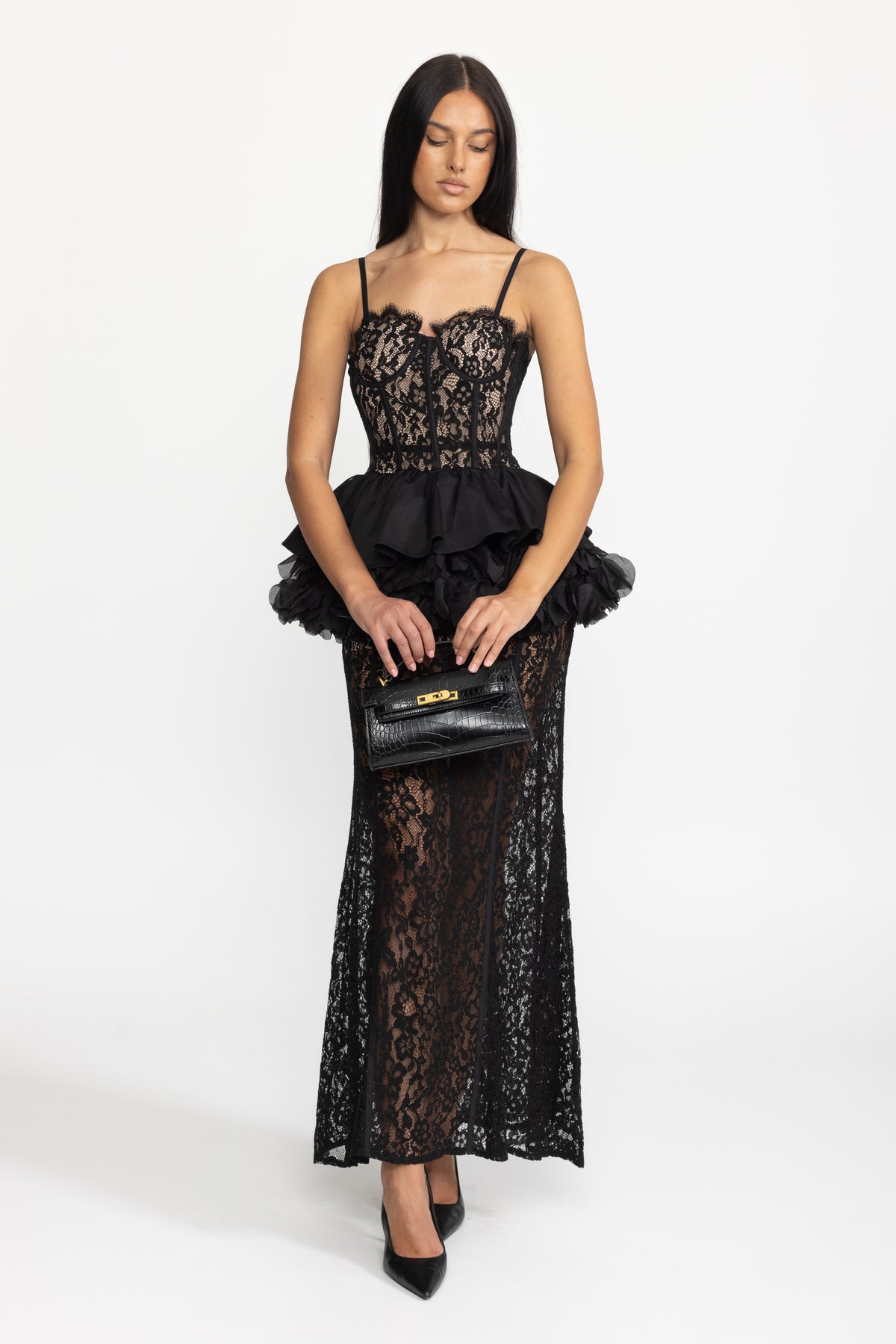 Robe longue à corset en dentelle, volants et basque - Noir