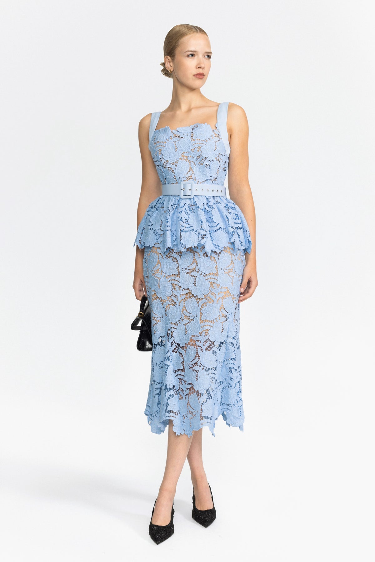 Ensemble top basque et jupe midi en dentelle guipure - bleu clair