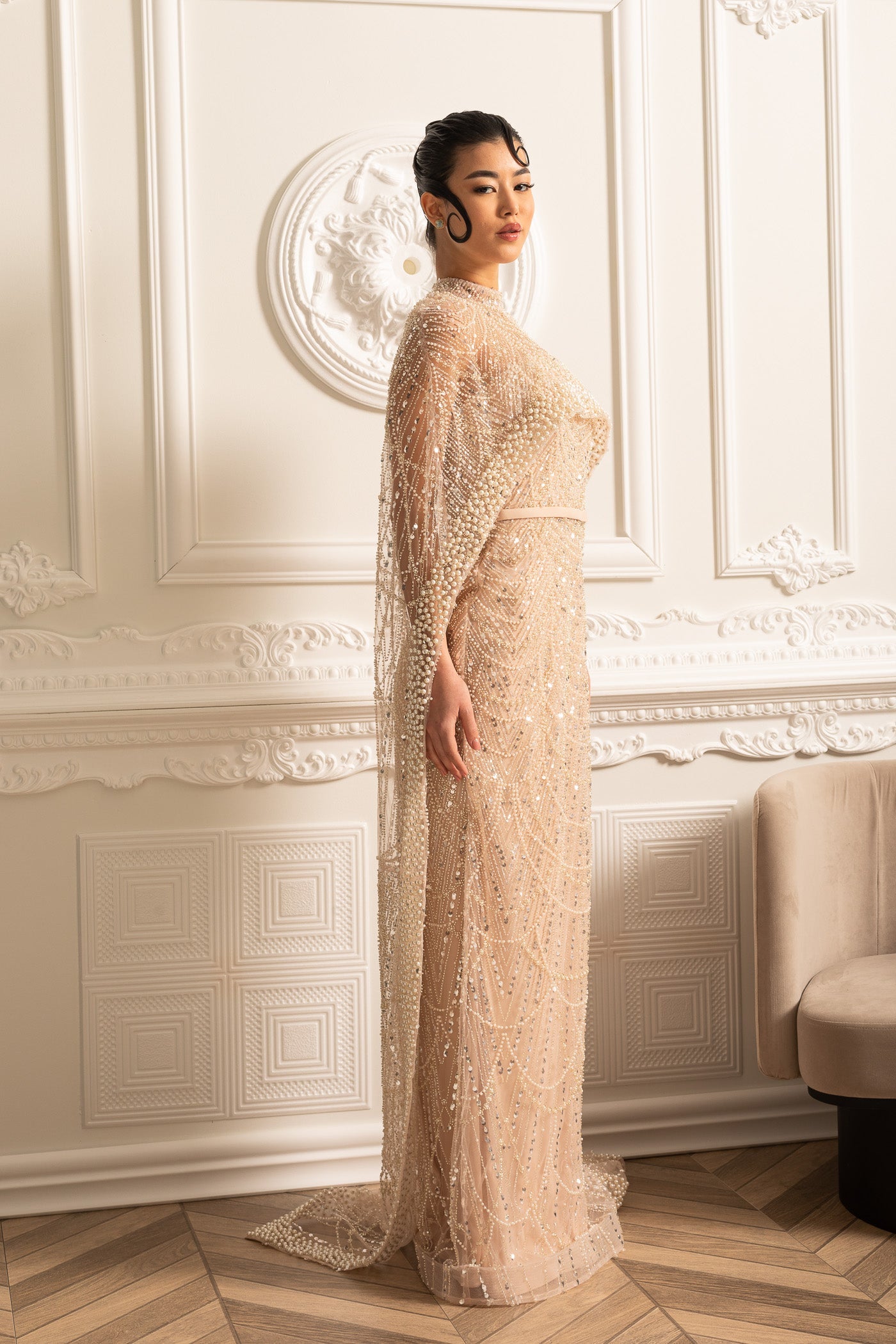 Robe Glamour Ornée de Perles avec Voile Détachable - Beige
