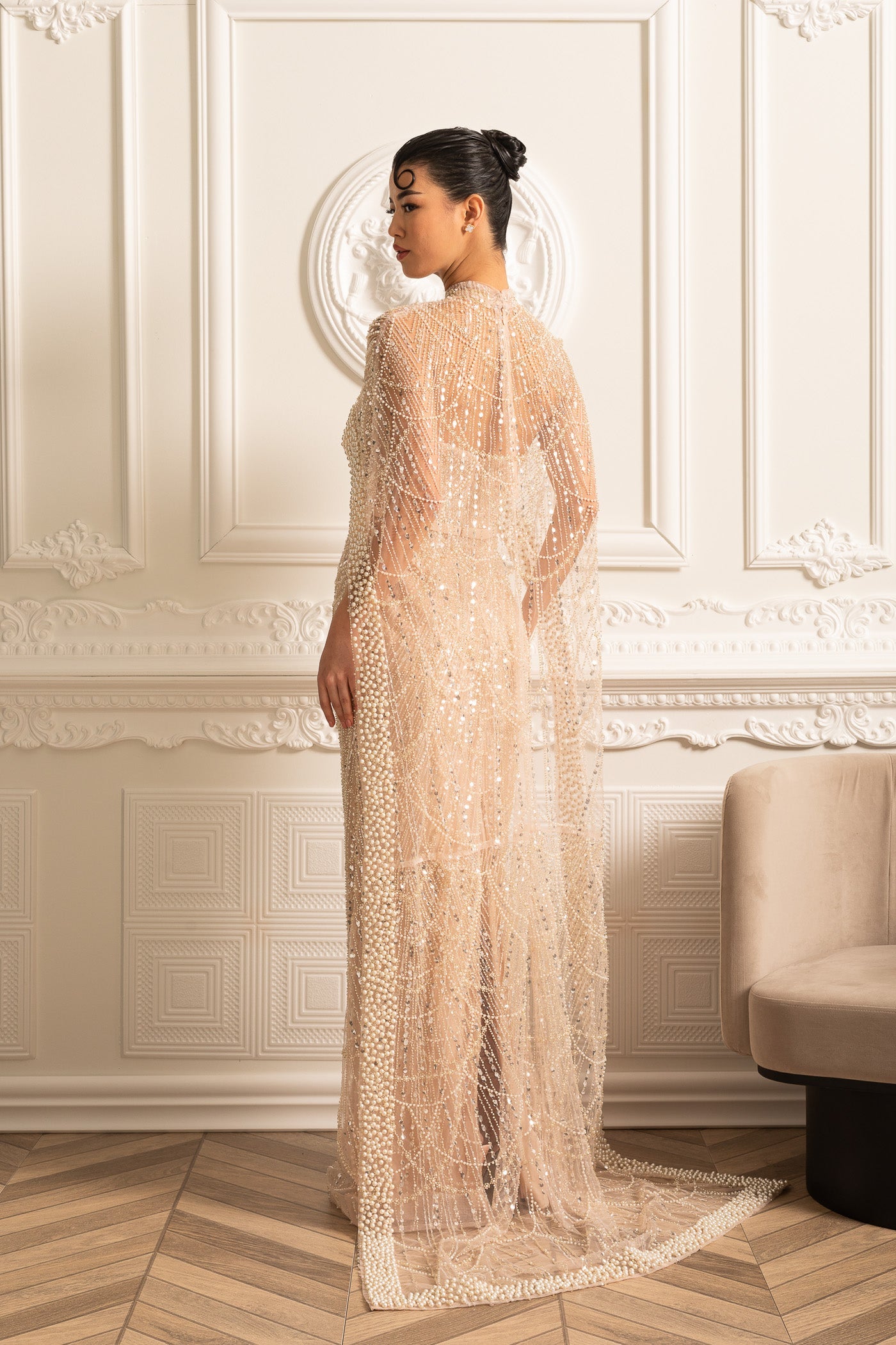 Robe Glamour Ornée de Perles avec Voile Détachable - Beige