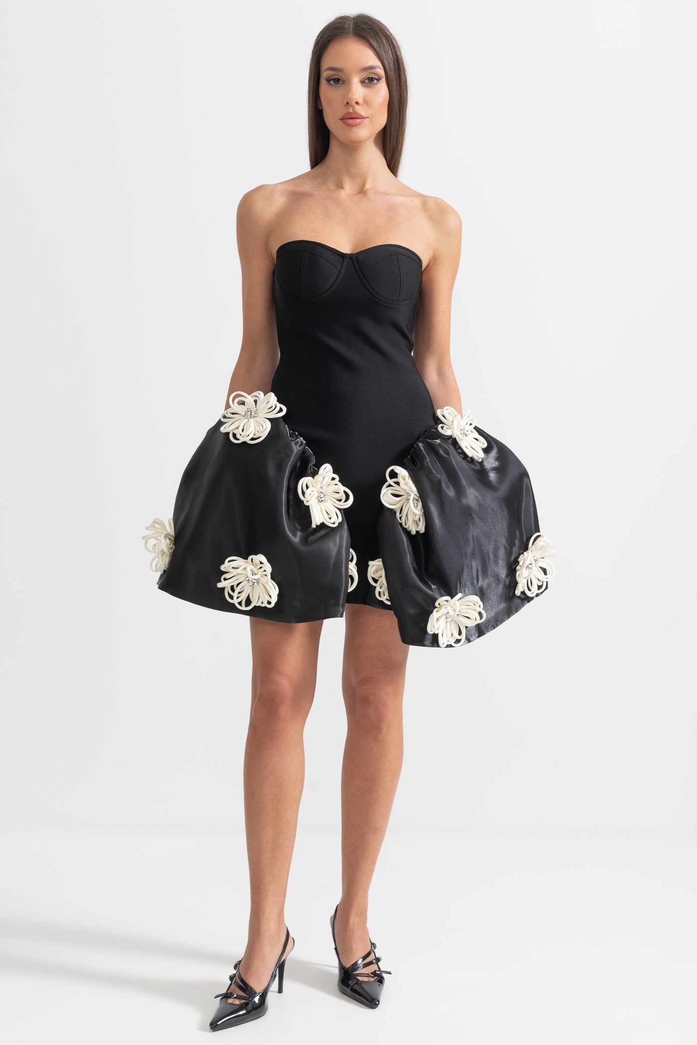 Robe Mini Élégante avec Ornements Floraux 3D Argentés - Noir