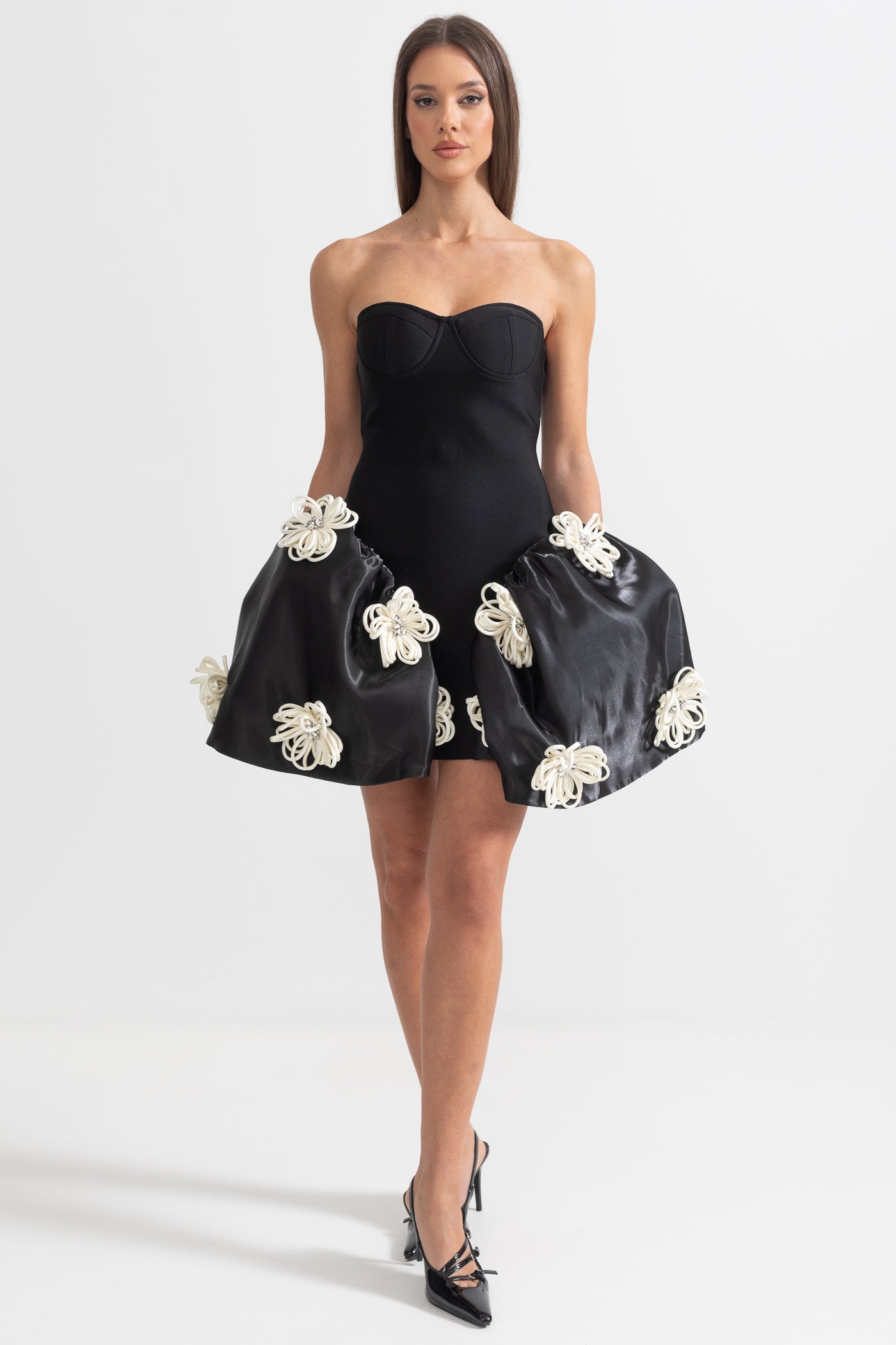 Robe Mini Élégante avec Ornements Floraux 3D Argentés - Noir