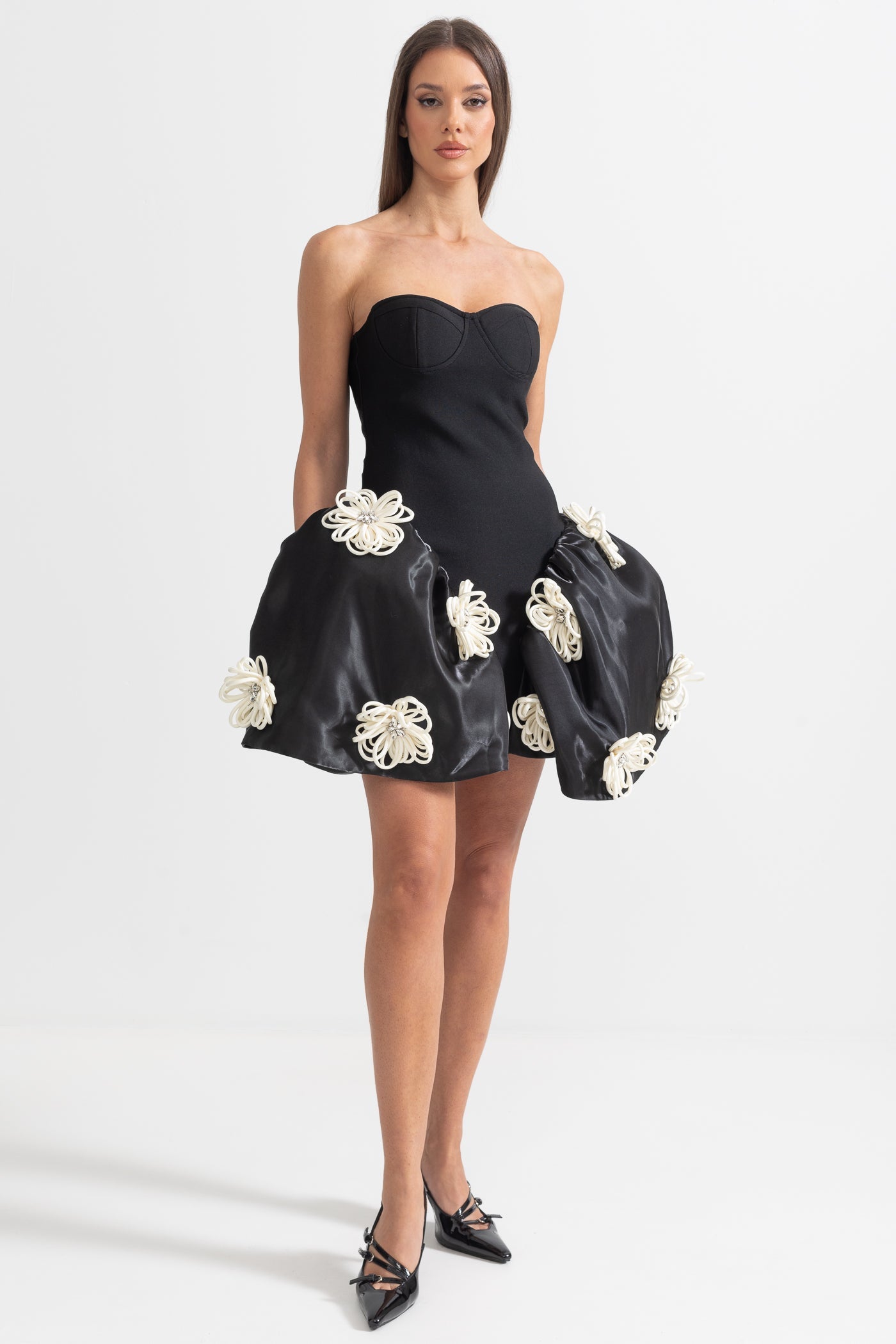 Robe Mini Élégante avec Ornements Floraux 3D Argentés - Noir