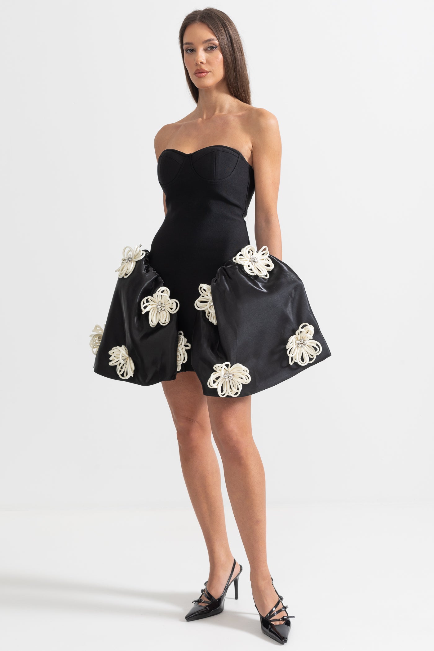 Robe Mini Élégante avec Ornements Floraux 3D Argentés - Noir