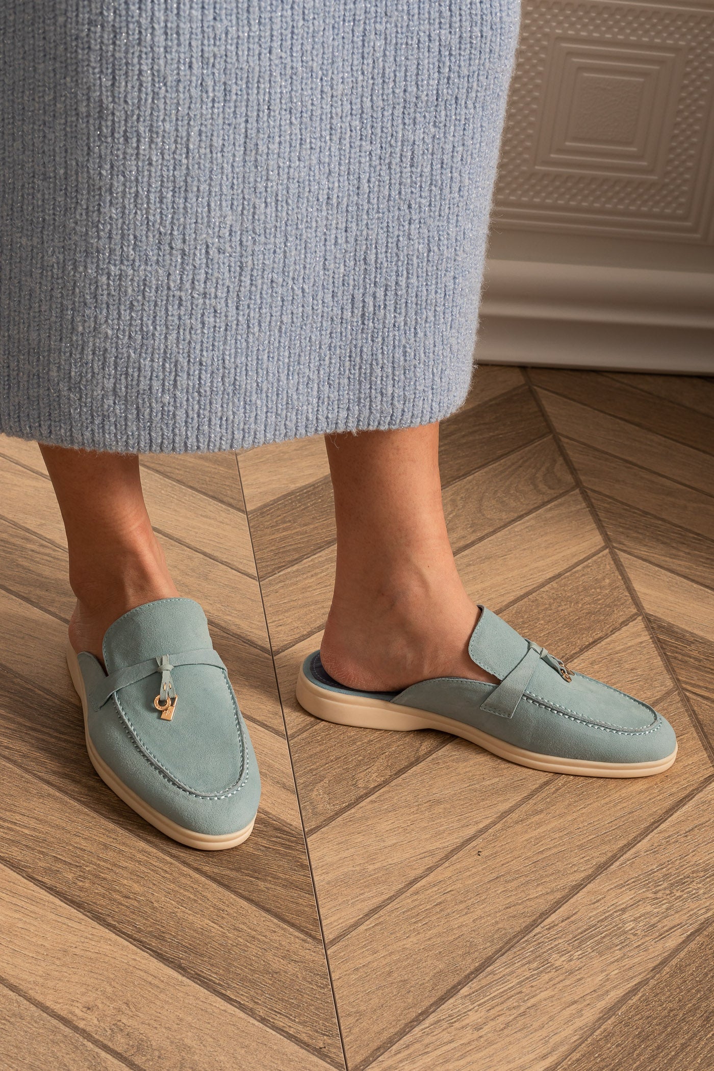 Mocassins en daim avec semelle contrastante et charms en métal - Baby Blue