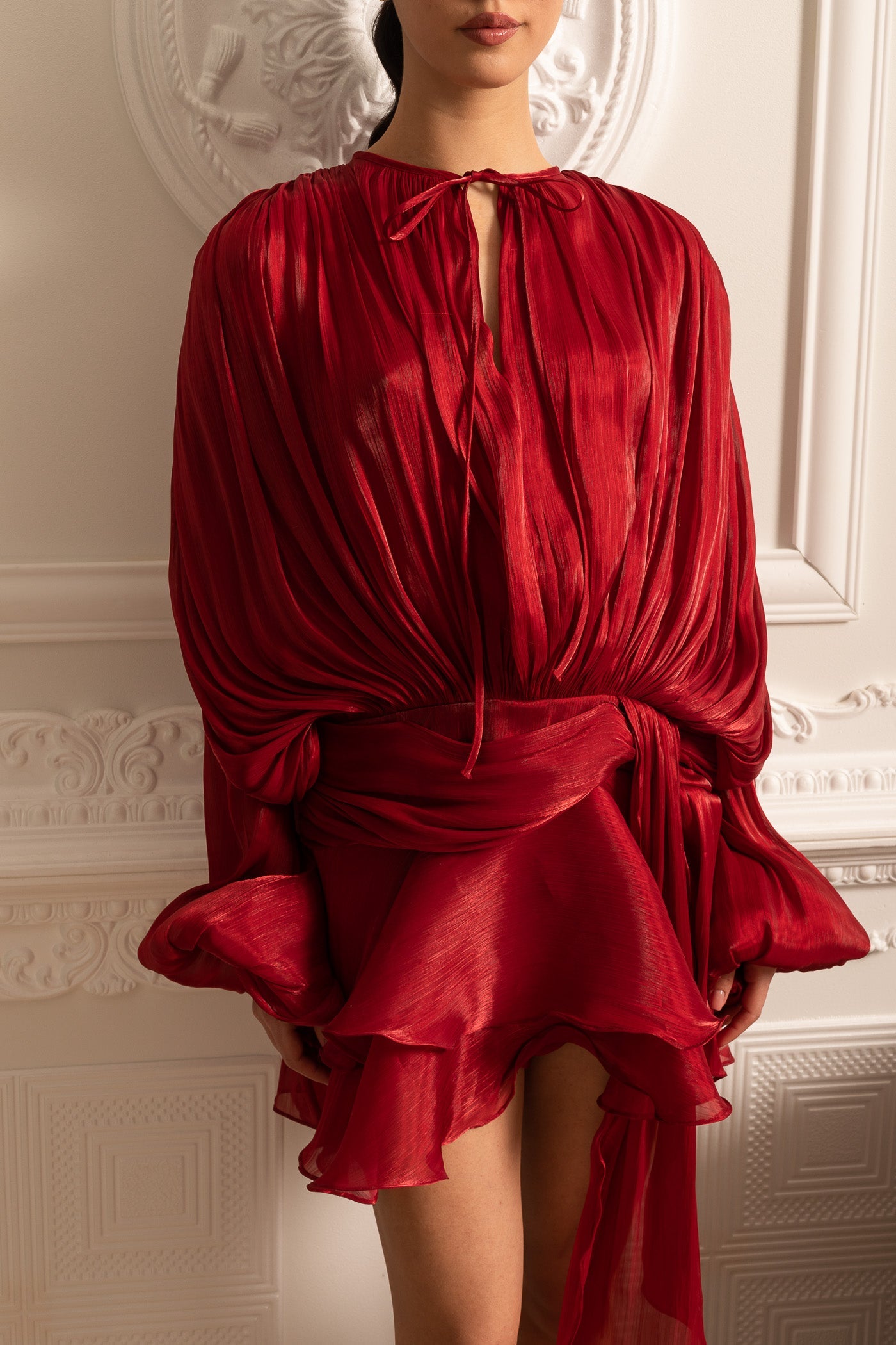 Robe longue drapée à manches longues avec mini-jupe et ceinture froncée - Rouge