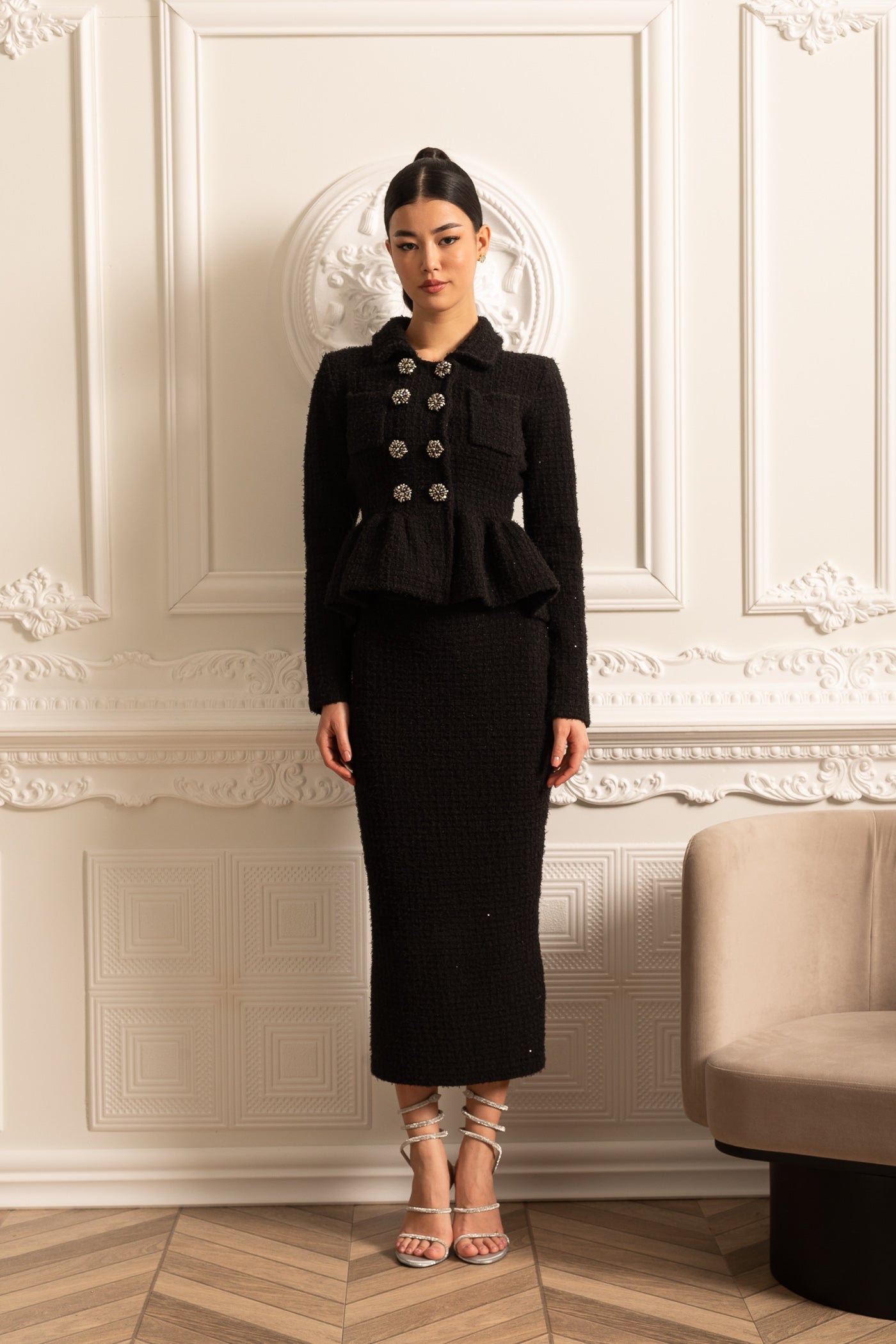 Robe en maille texturée avec taille peplum et boutons décoratifs - Noir