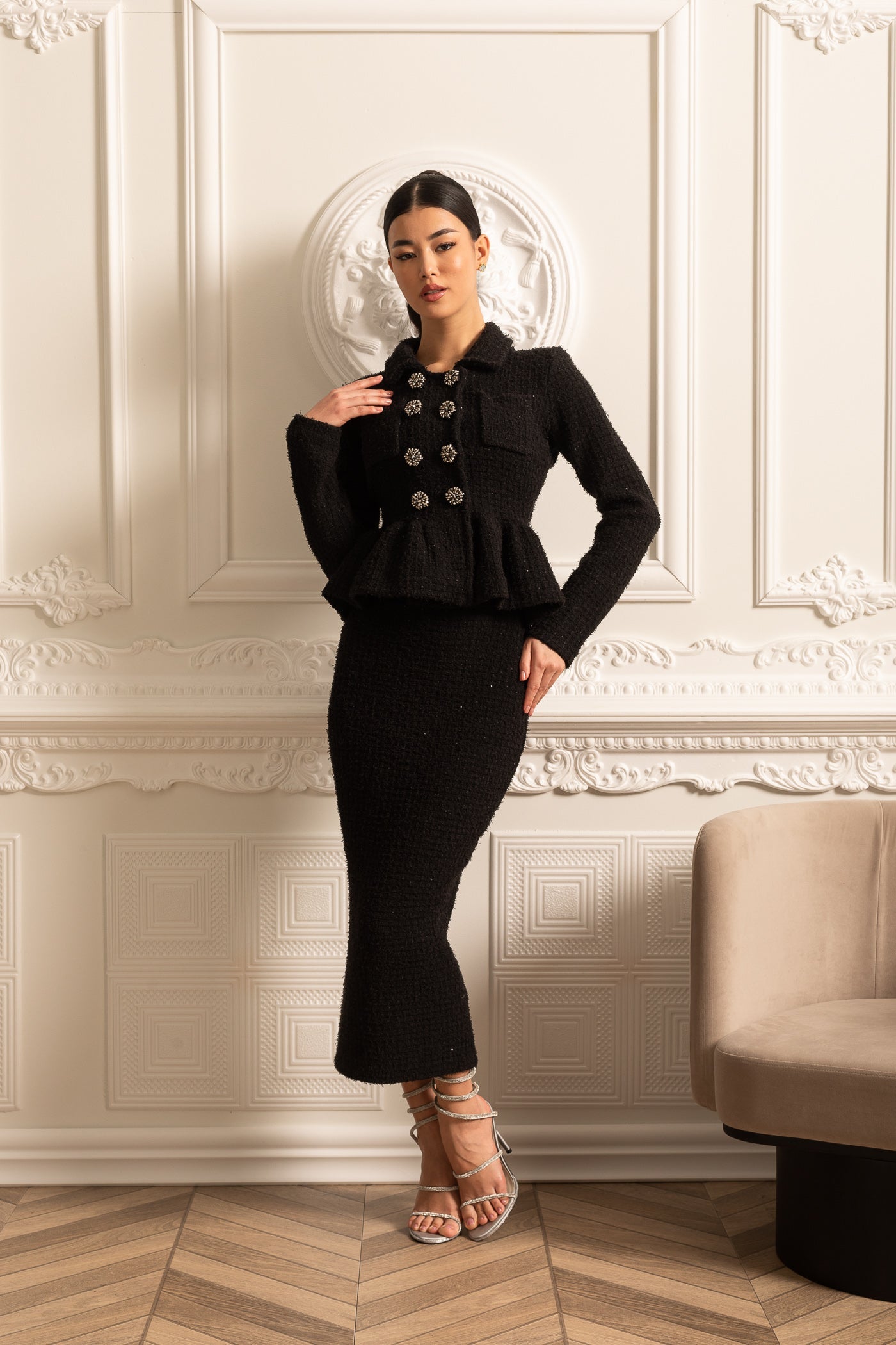 Robe en maille texturée avec taille peplum et boutons décoratifs - Noir