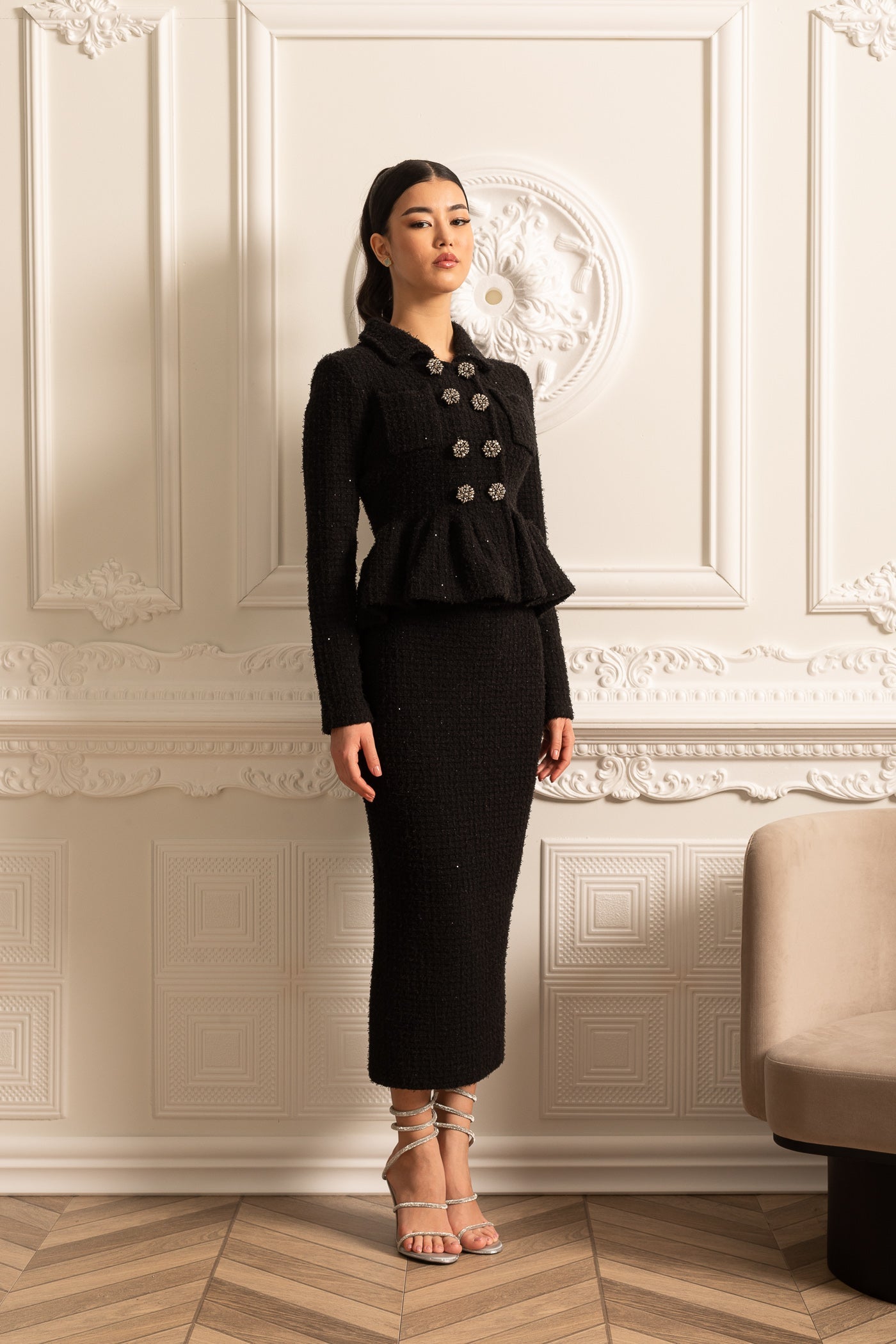 Robe en maille texturée avec taille peplum et boutons décoratifs - Noir