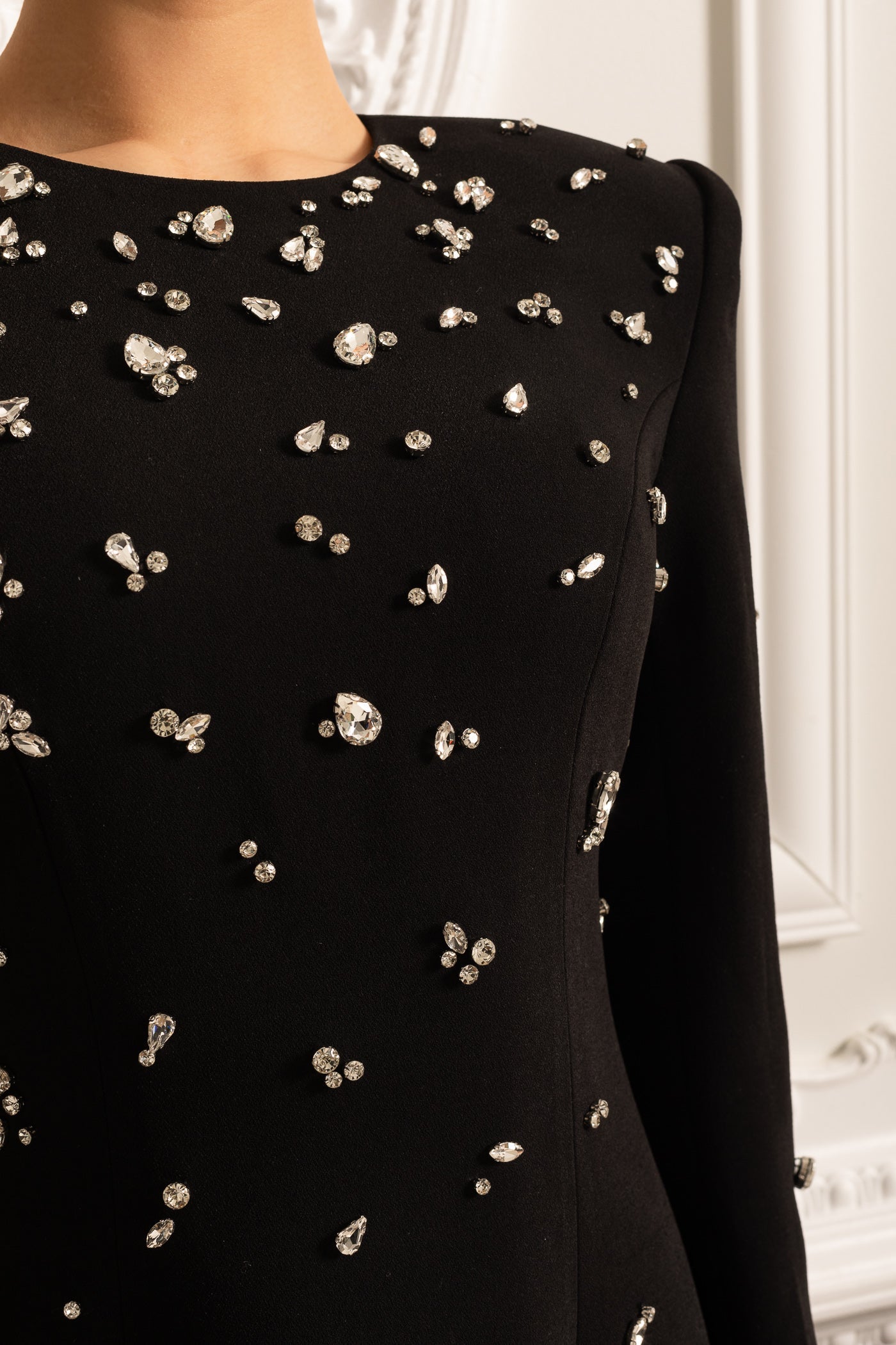 Robe longue élégante avec ornements scintillants - Noir