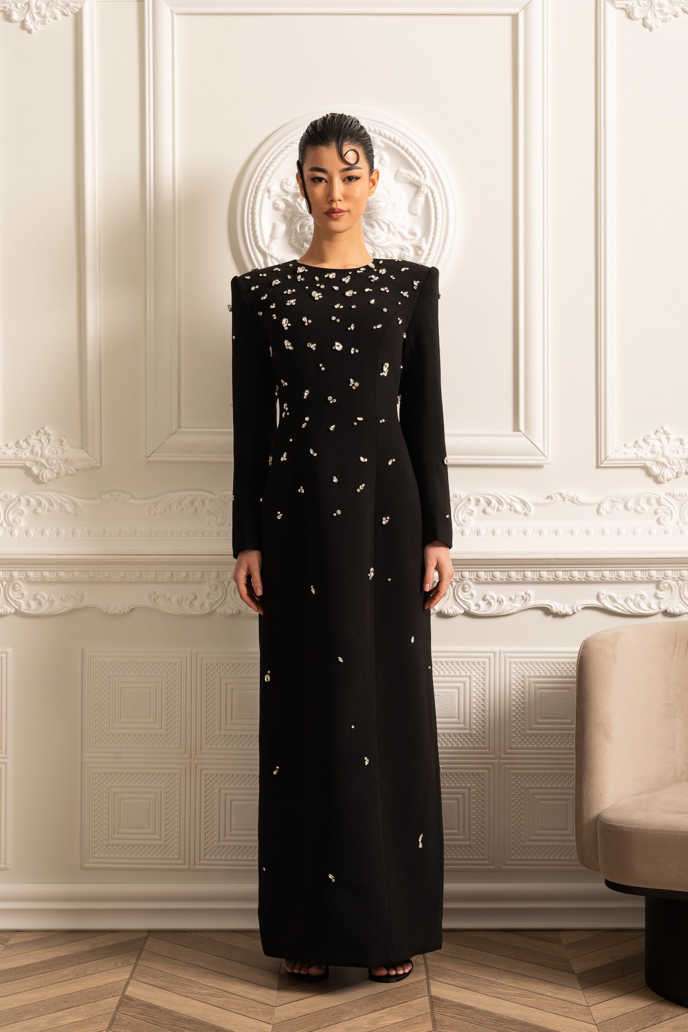 Robe longue élégante avec ornements scintillants - Noir