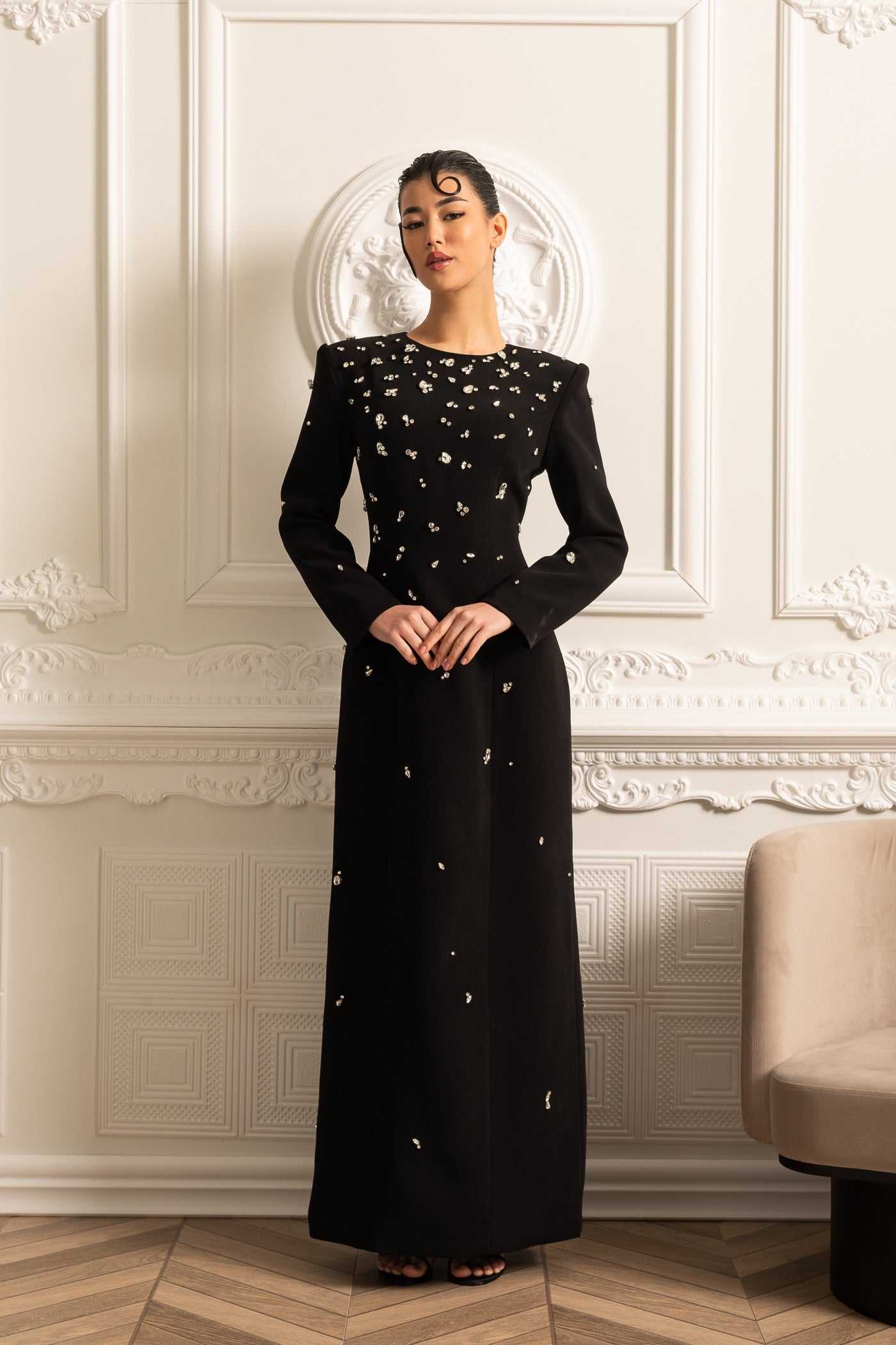 Robe longue élégante avec ornements scintillants - Noir
