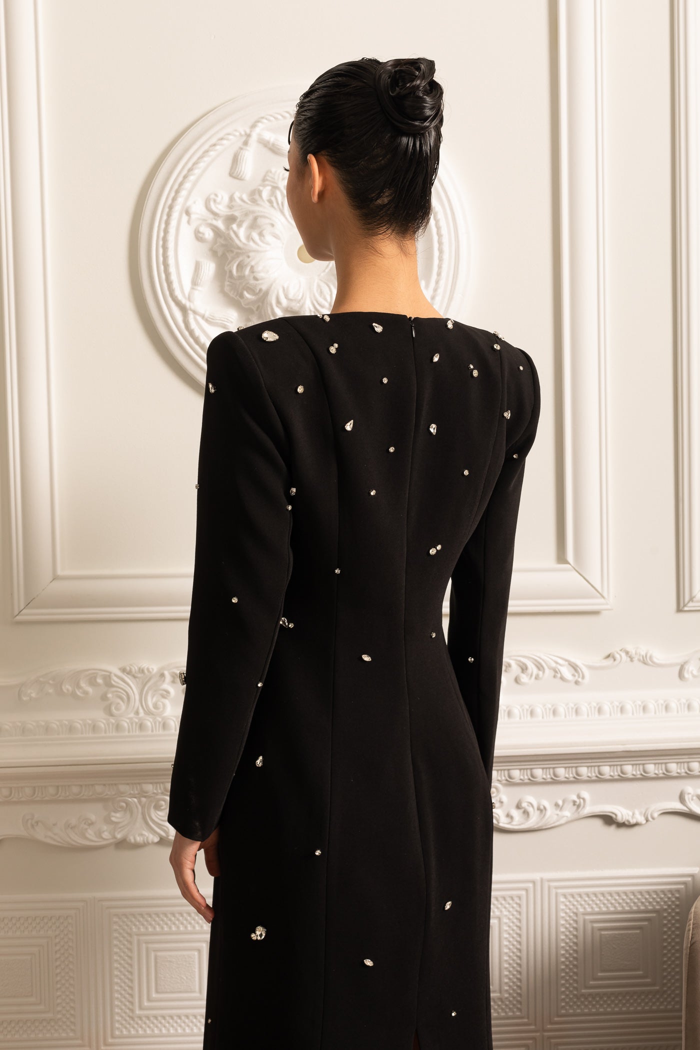 Robe longue élégante avec ornements scintillants - Noir