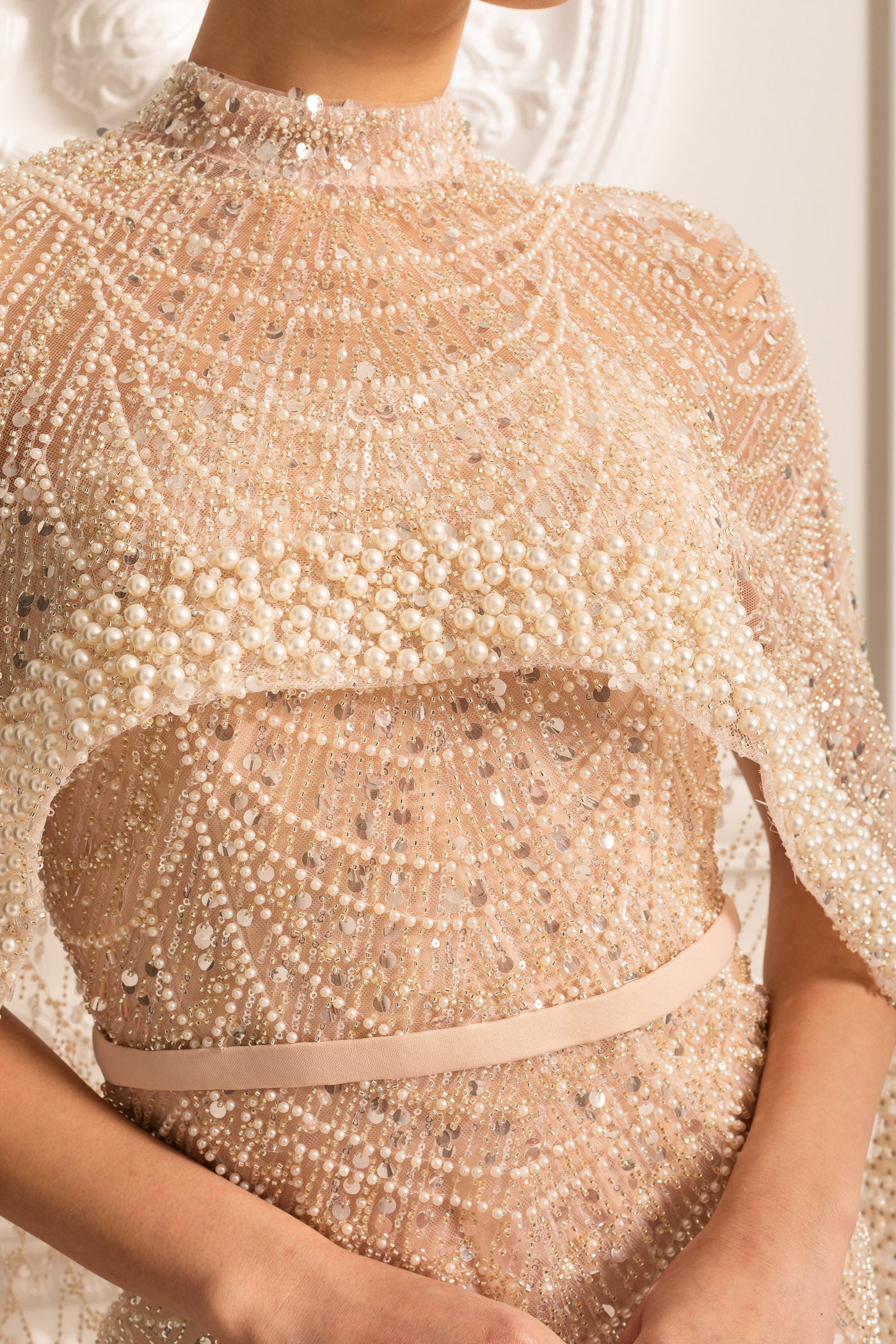 Robe Glamour Ornée de Perles avec Voile Détachable - Beige