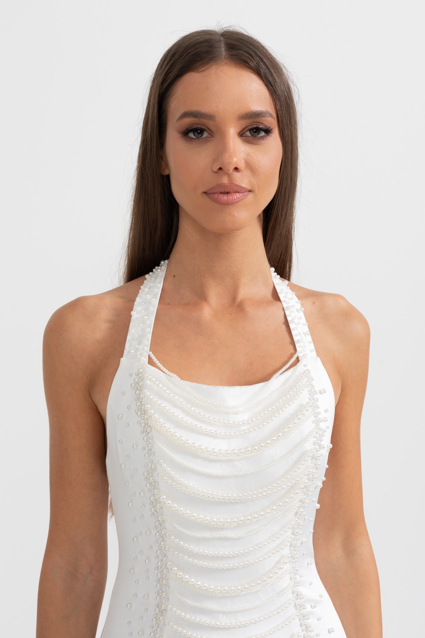 Robe de soirée en satin exquis ornée de perles - Blanc