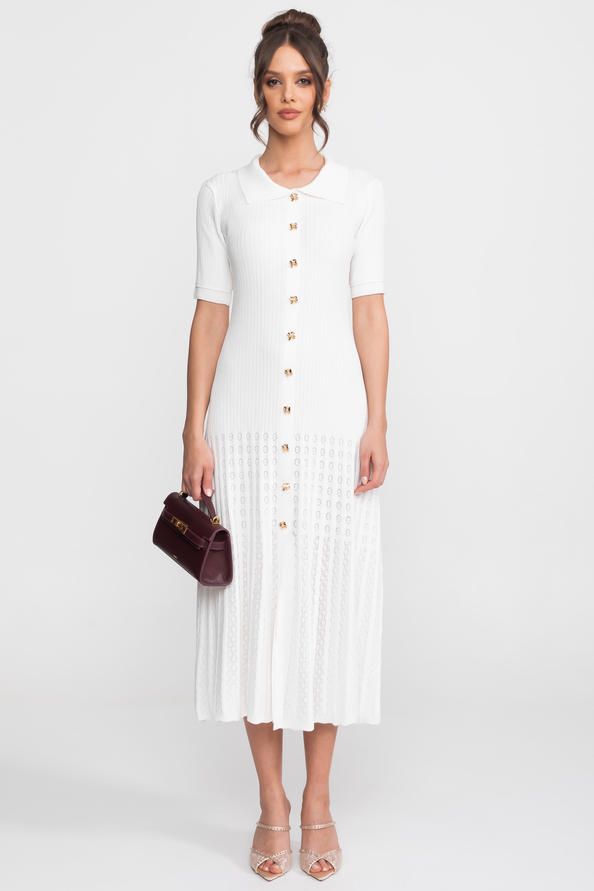 Robe midi en maille côtelée avec col Claudine et jupe plissée - Blanc